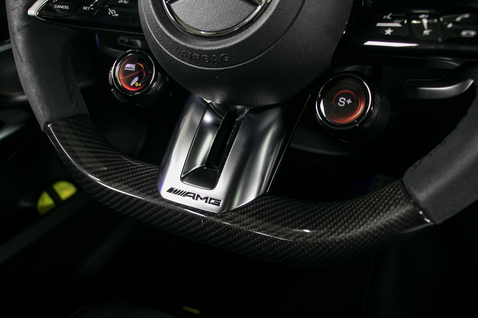 MERCEDES-BENZ C 63 S AMG E Performance 4 Matic-image-5
