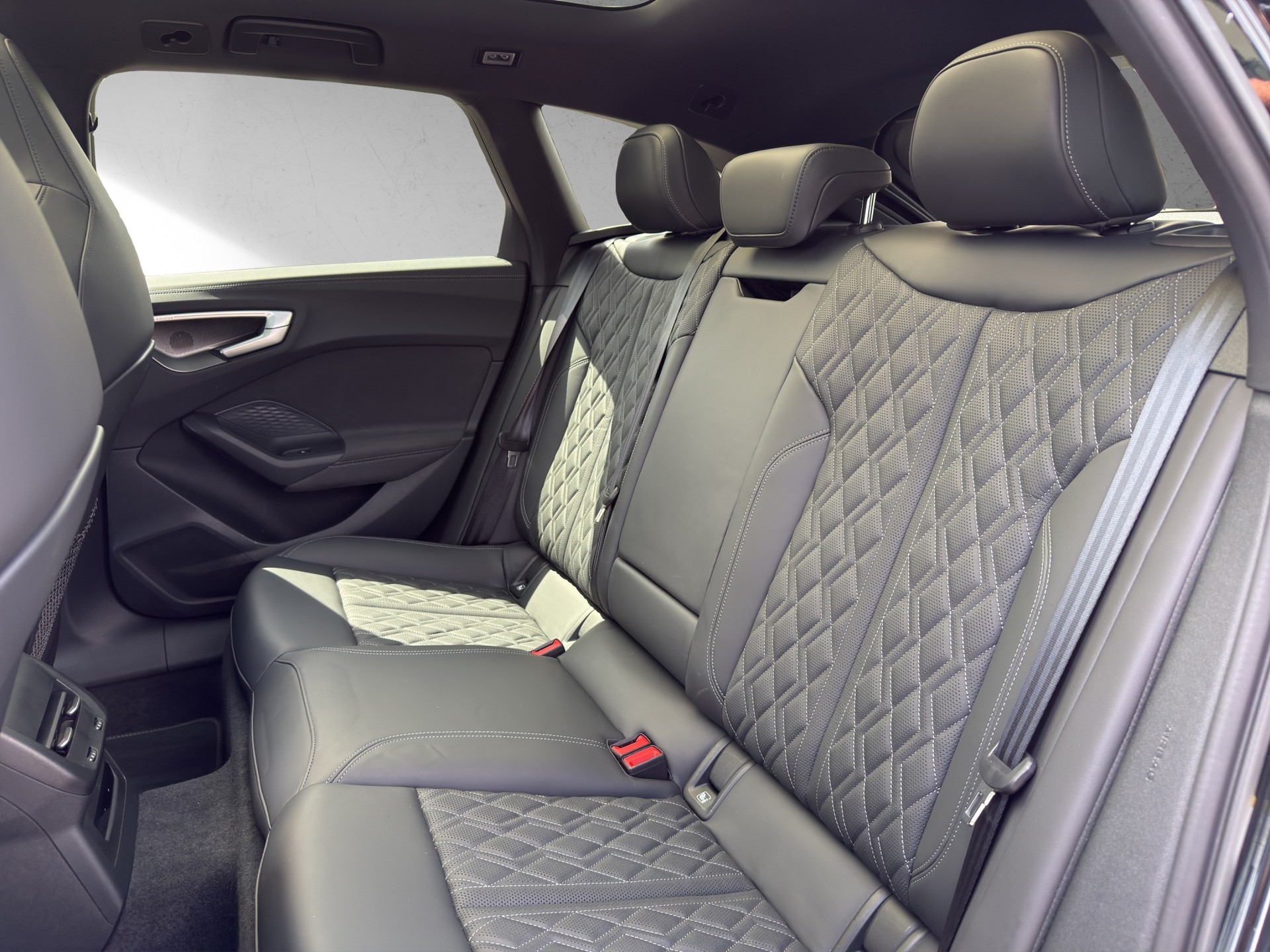 AUDI S5 Avant TFSI quattro S tronic-image-9