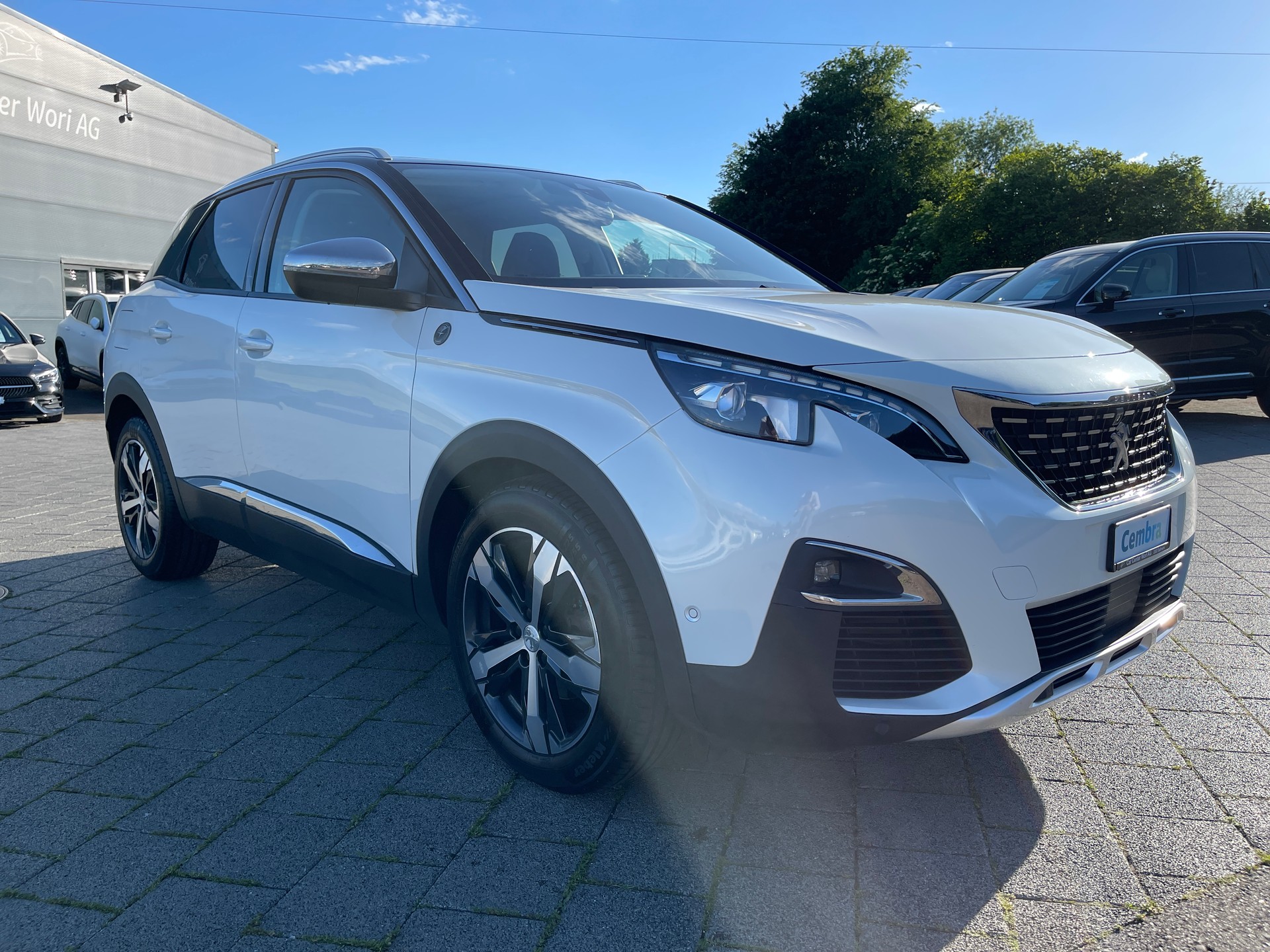 PEUGEOT 3008 1.2 PureTech Allure EAT-image-4