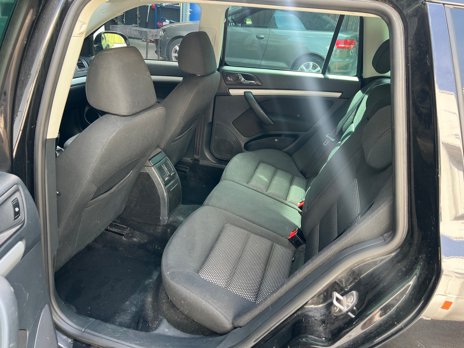 SKODA Octavia Combi 1.8 TSI AllDrive 4x4-image-4