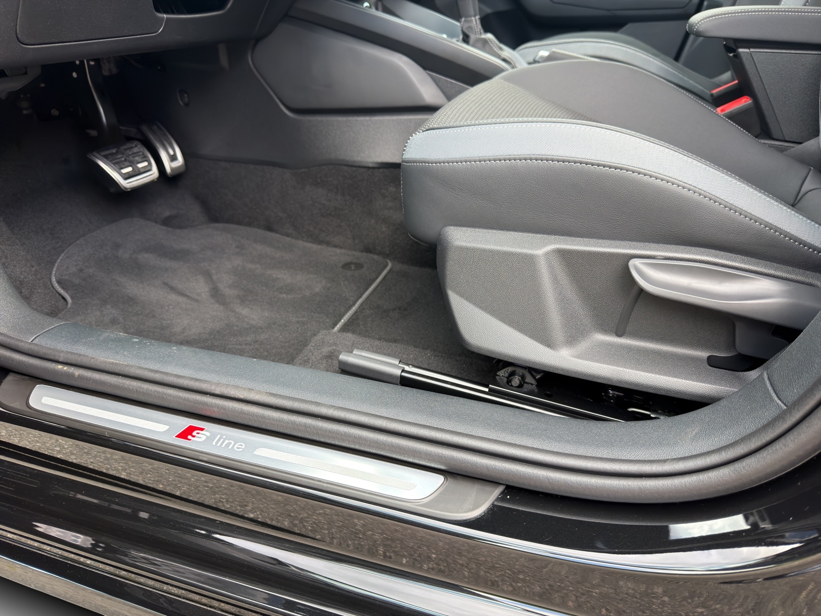 AUDI A1 Sportback 30 TFSI S Line Attraction S-tronic-image-15