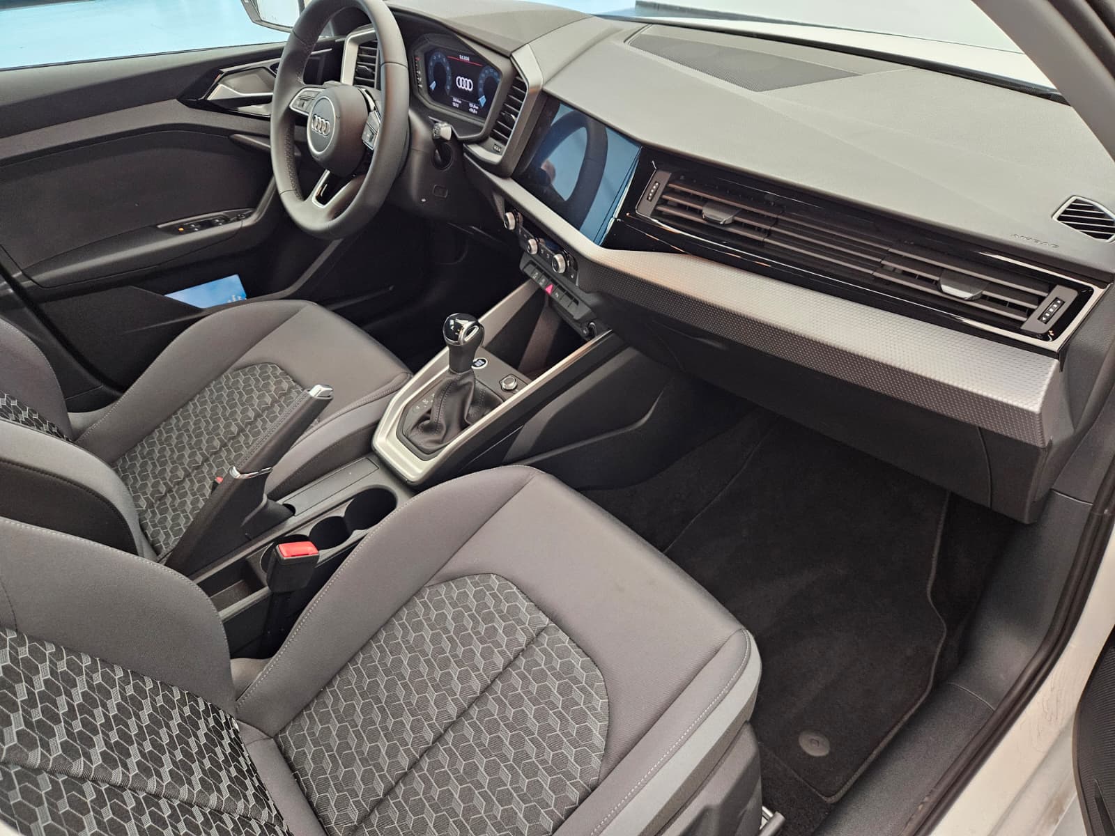 AUDI A1 Sportback 30 TFSI Attraction S-tronic-image-11