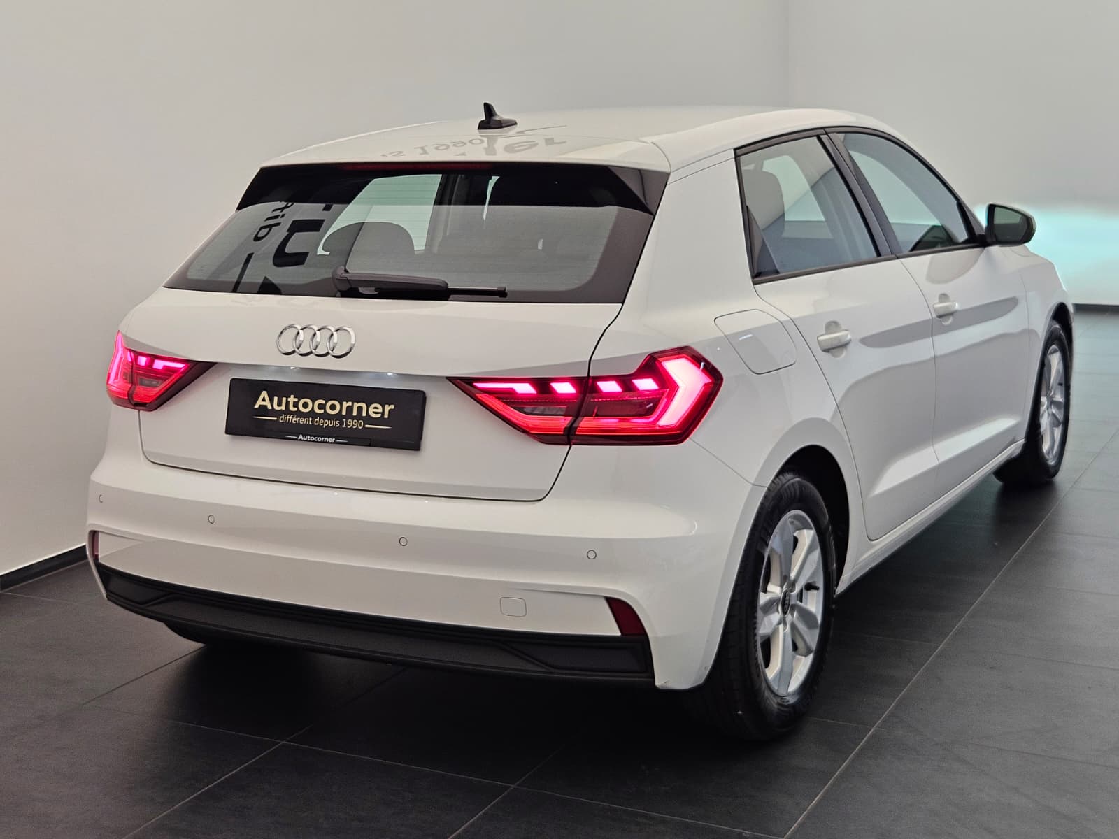 AUDI A1 Sportback 30 TFSI Attraction S-tronic-image-6