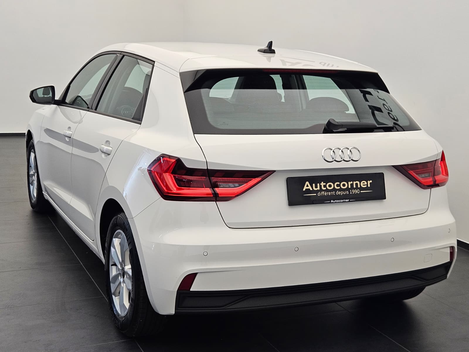 AUDI A1 Sportback 30 TFSI Attraction S-tronic-image-8