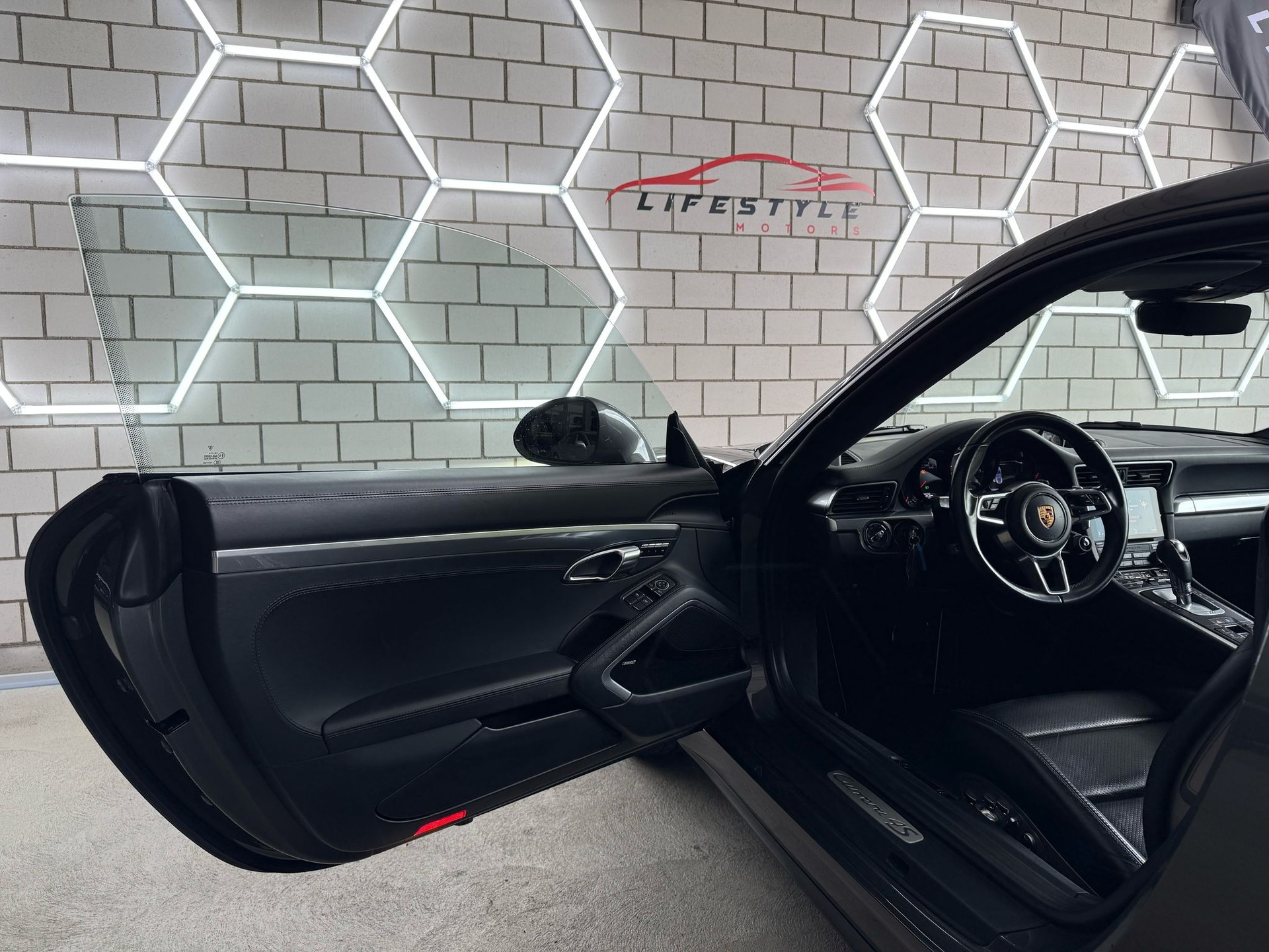 PORSCHE 911 Carrera 4S PDK-image-8