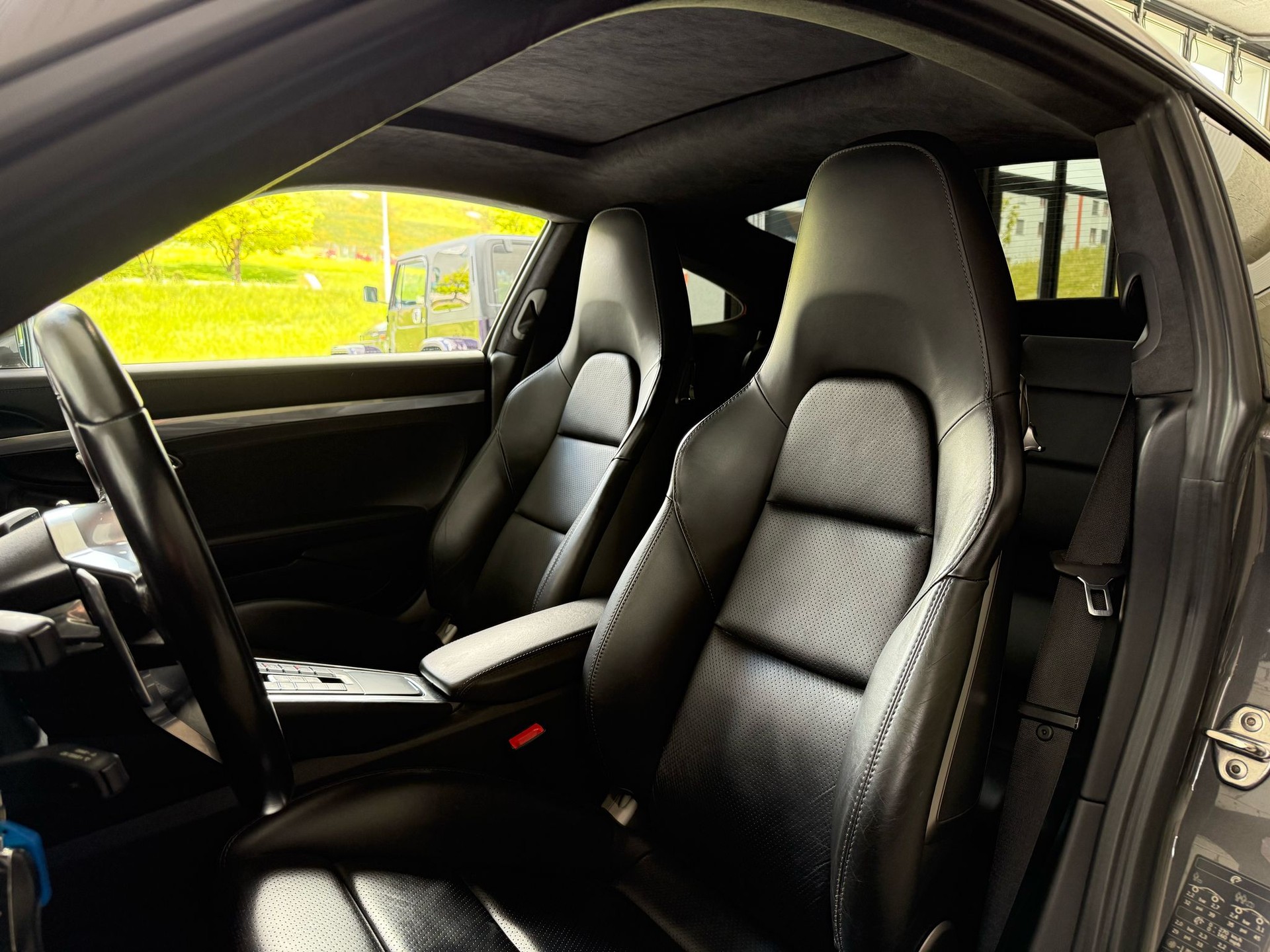 PORSCHE 911 Carrera 4S PDK-image-5