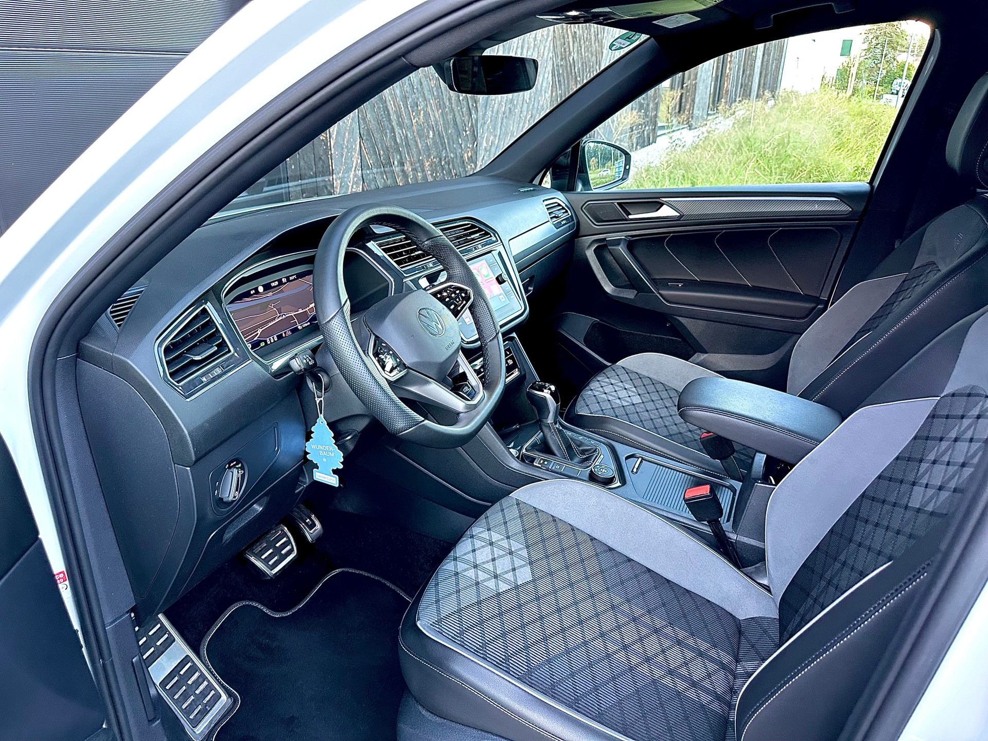 VW Allspace 2.0 TDI R-Line Black Style 4motion-image-7
