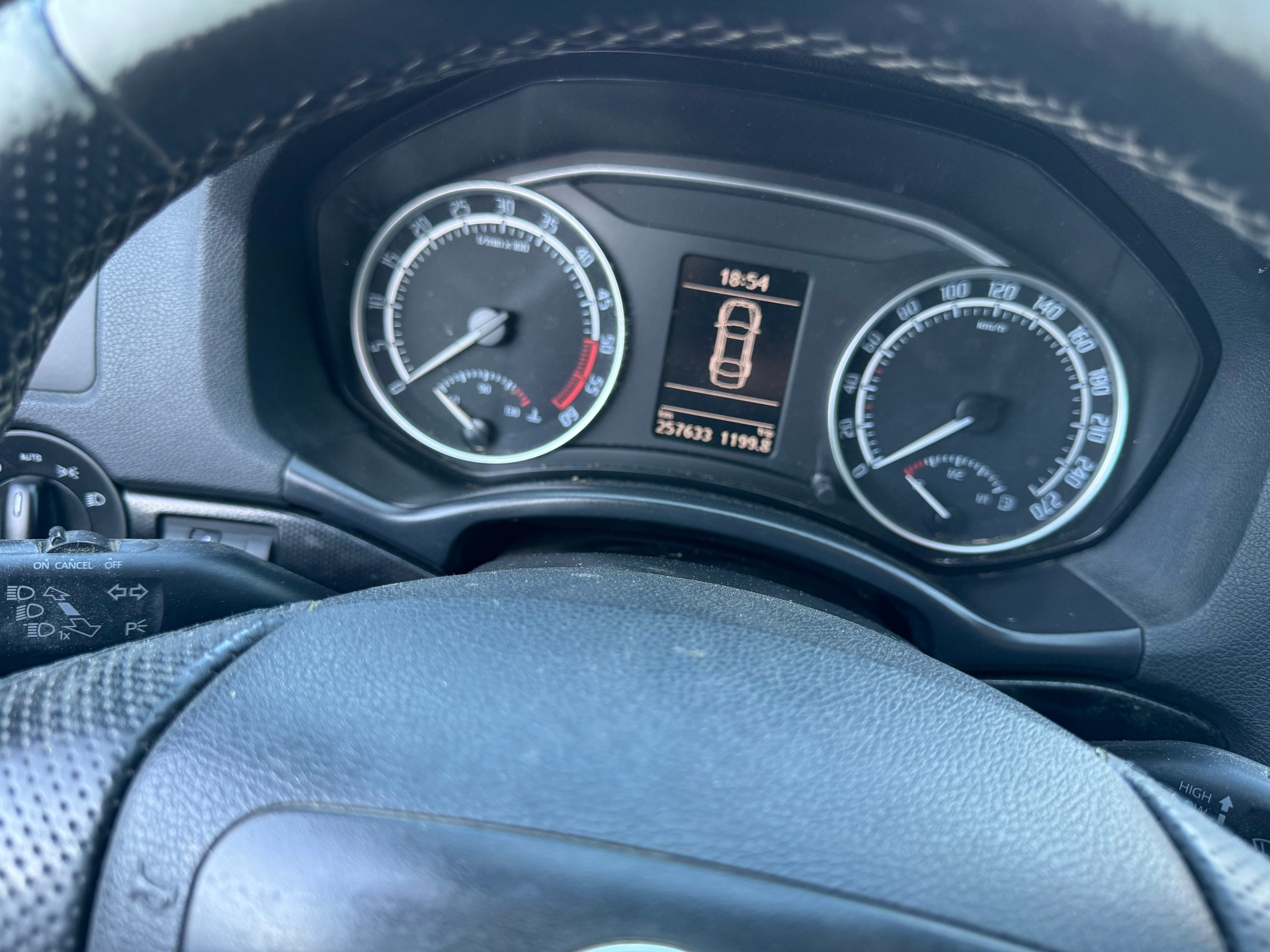 SKODA Octavia Combi 2.0 TDI RS-image-9