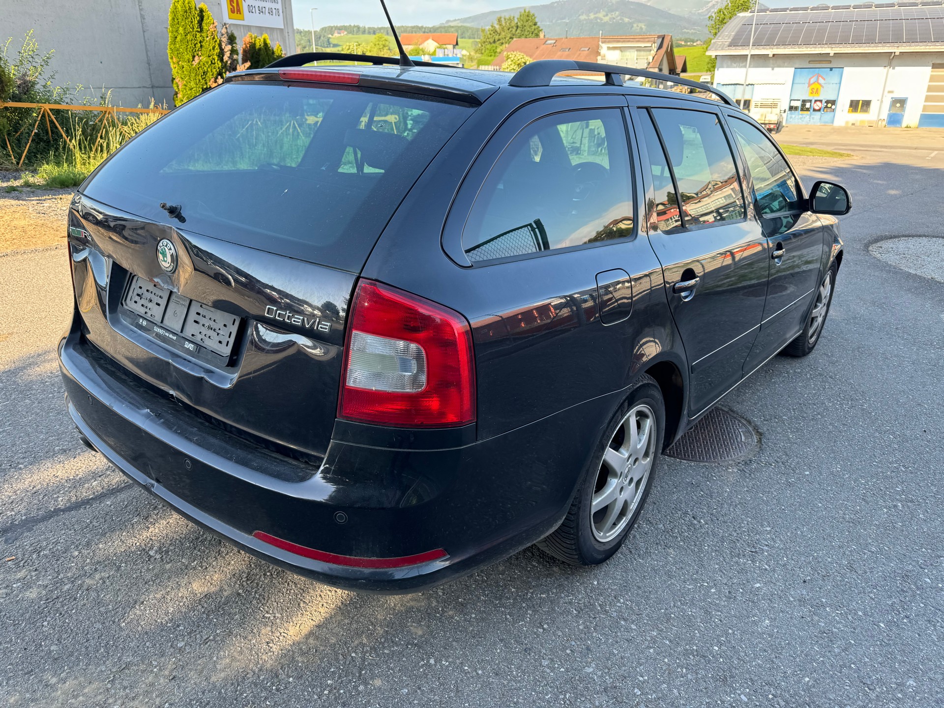 SKODA Octavia Combi 2.0 TDI RS-image-3
