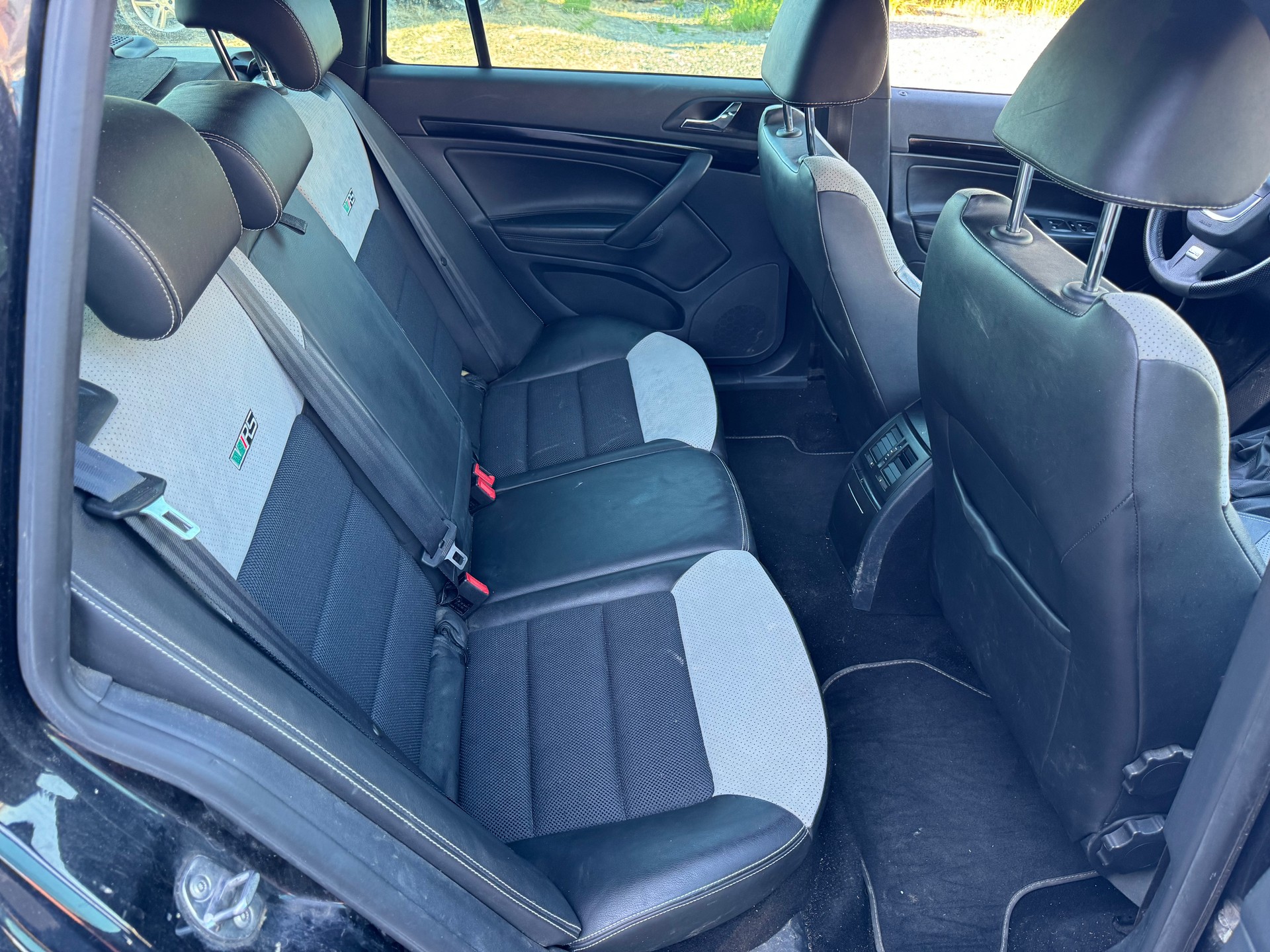 SKODA Octavia Combi 2.0 TDI RS-image-8
