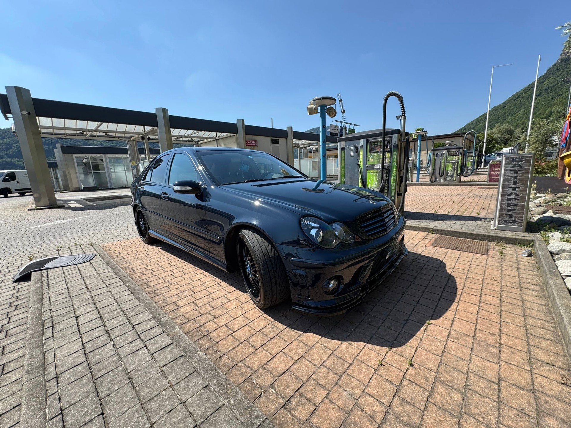 MERCEDES-BENZ C 180 Kompressor AMG Line-image-0