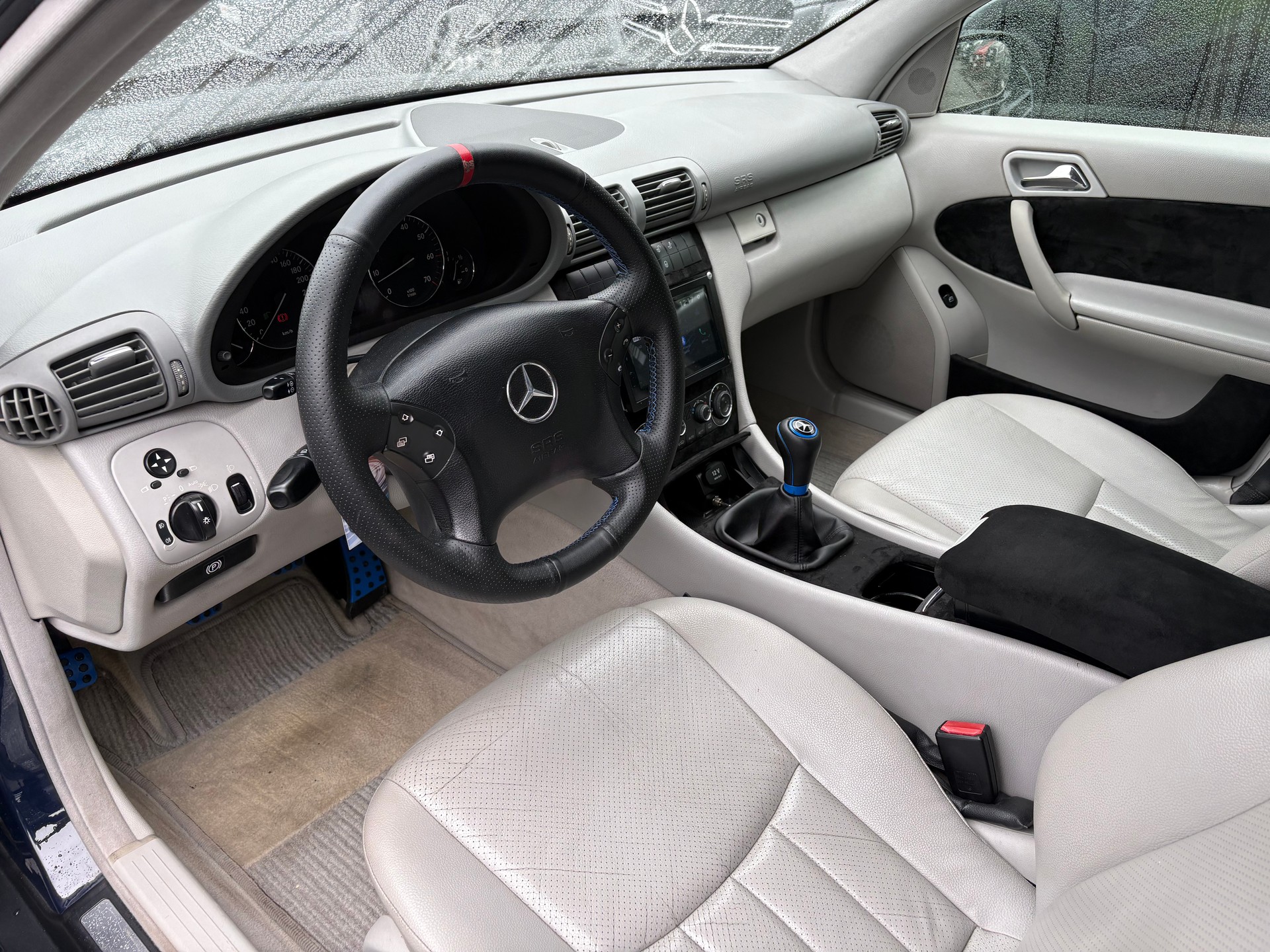 MERCEDES-BENZ C 180 Kompressor AMG Line-image-6