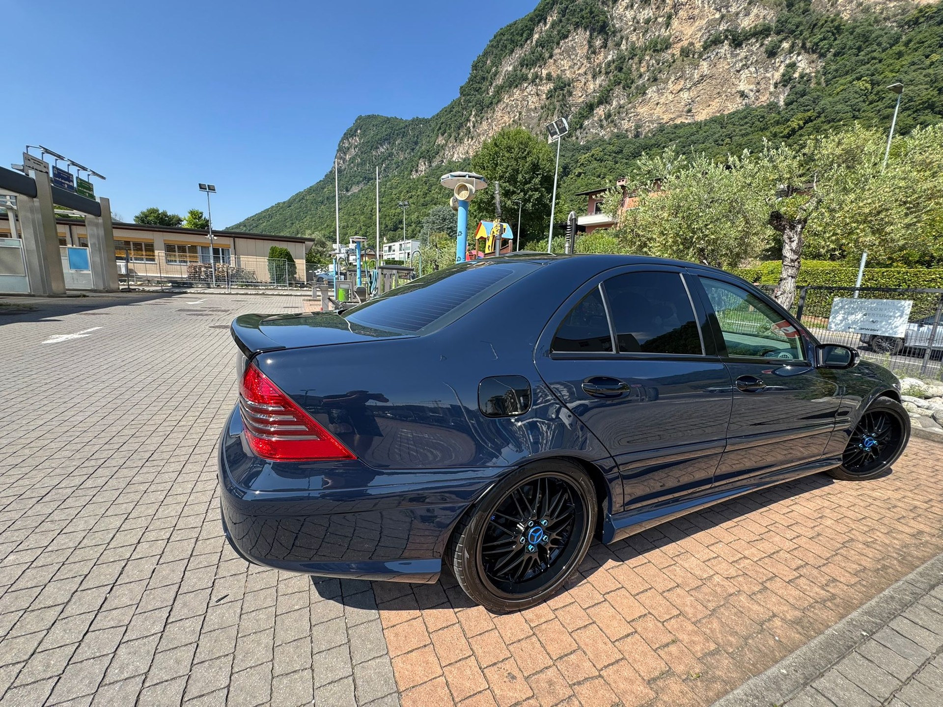 MERCEDES-BENZ C 180 Kompressor AMG Line-image-6