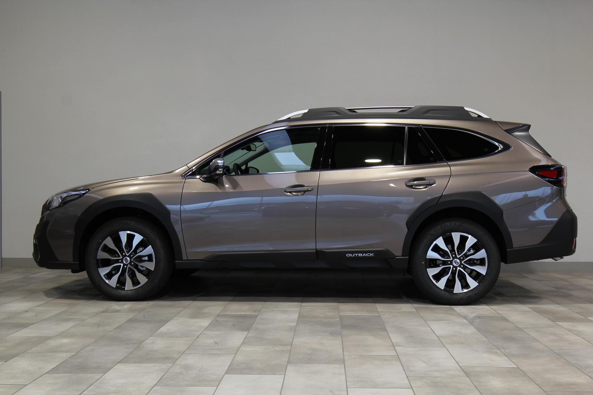 SUBARU Outback 2.5i Final Edition-image-3