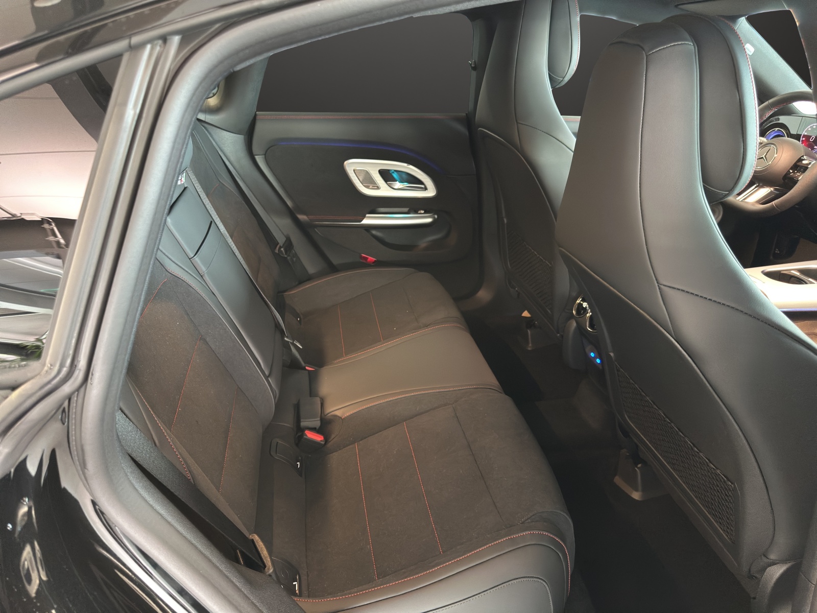 MERCEDES-BENZ CLA 220 8G-DCT 4Matic-image-11