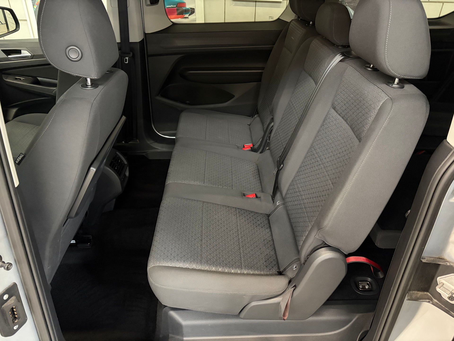 FORD Grand Tourneo Connect 2.0 EcoBlue Titanium Automat-image-5