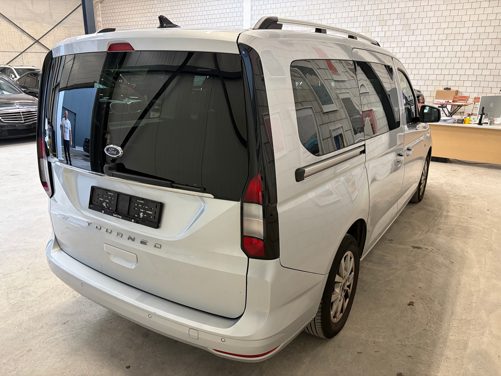 FORD Grand Tourneo Connect 2.0 EcoBlue Titanium Automat-image-3