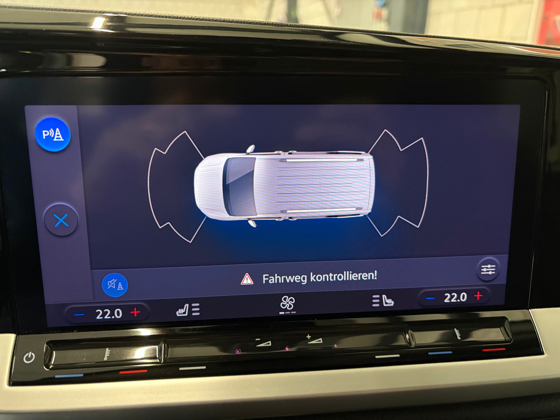 FORD Grand Tourneo Connect 2.0 EcoBlue Titanium Automat-image-10