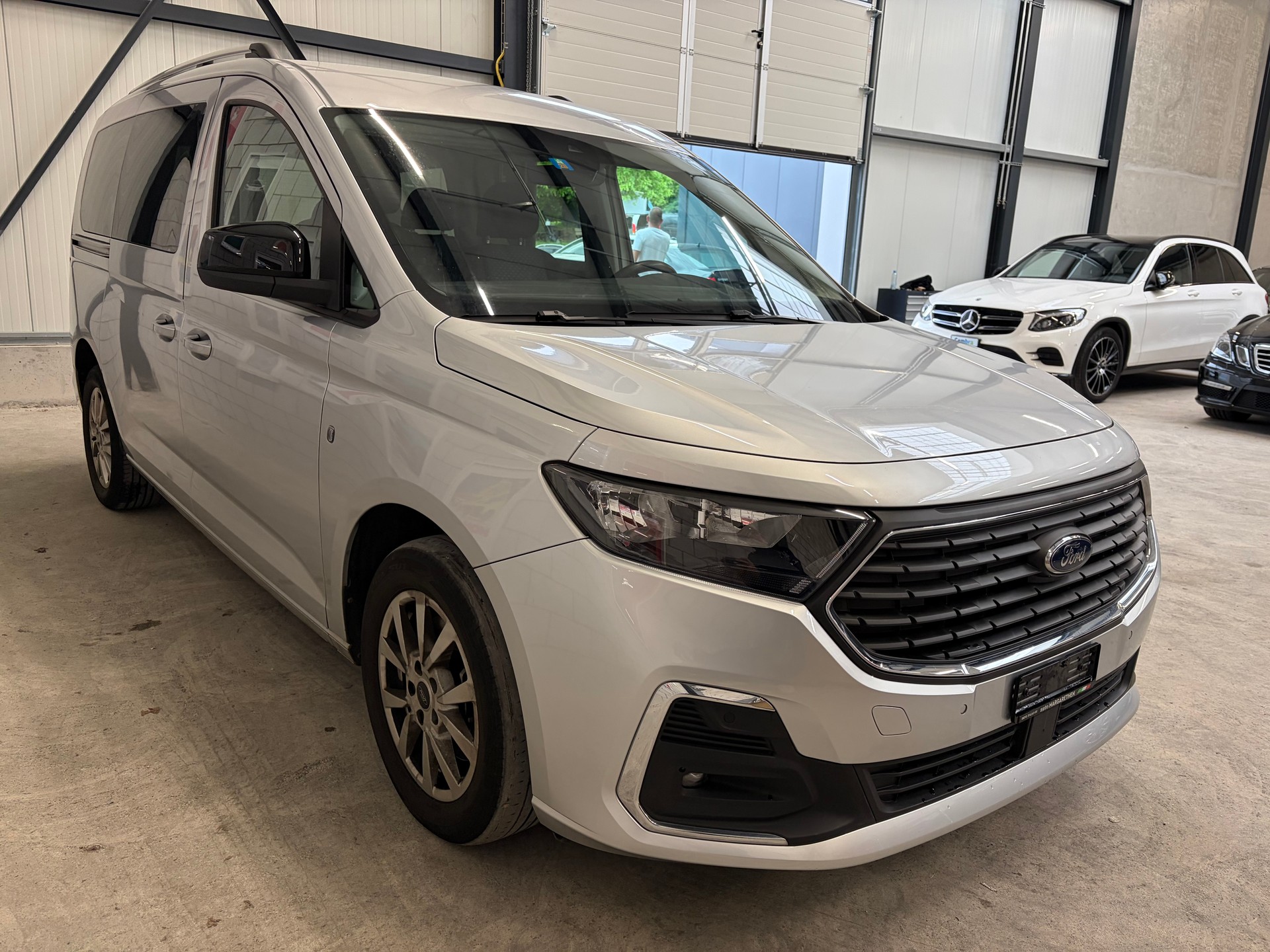 FORD Grand Tourneo Connect 2.0 EcoBlue Titanium Automat-image-4