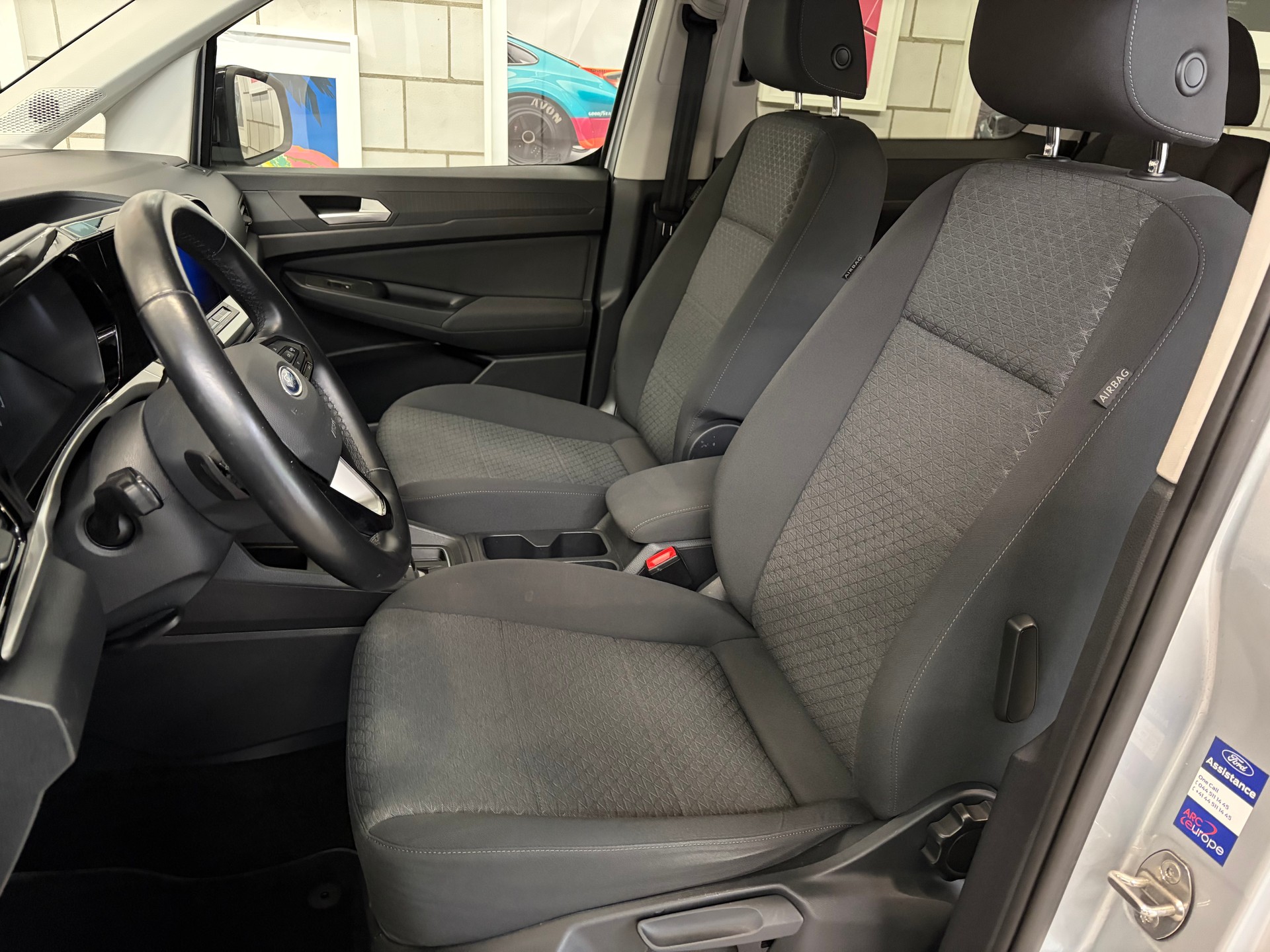 FORD Grand Tourneo Connect 2.0 EcoBlue Titanium Automat-image-8