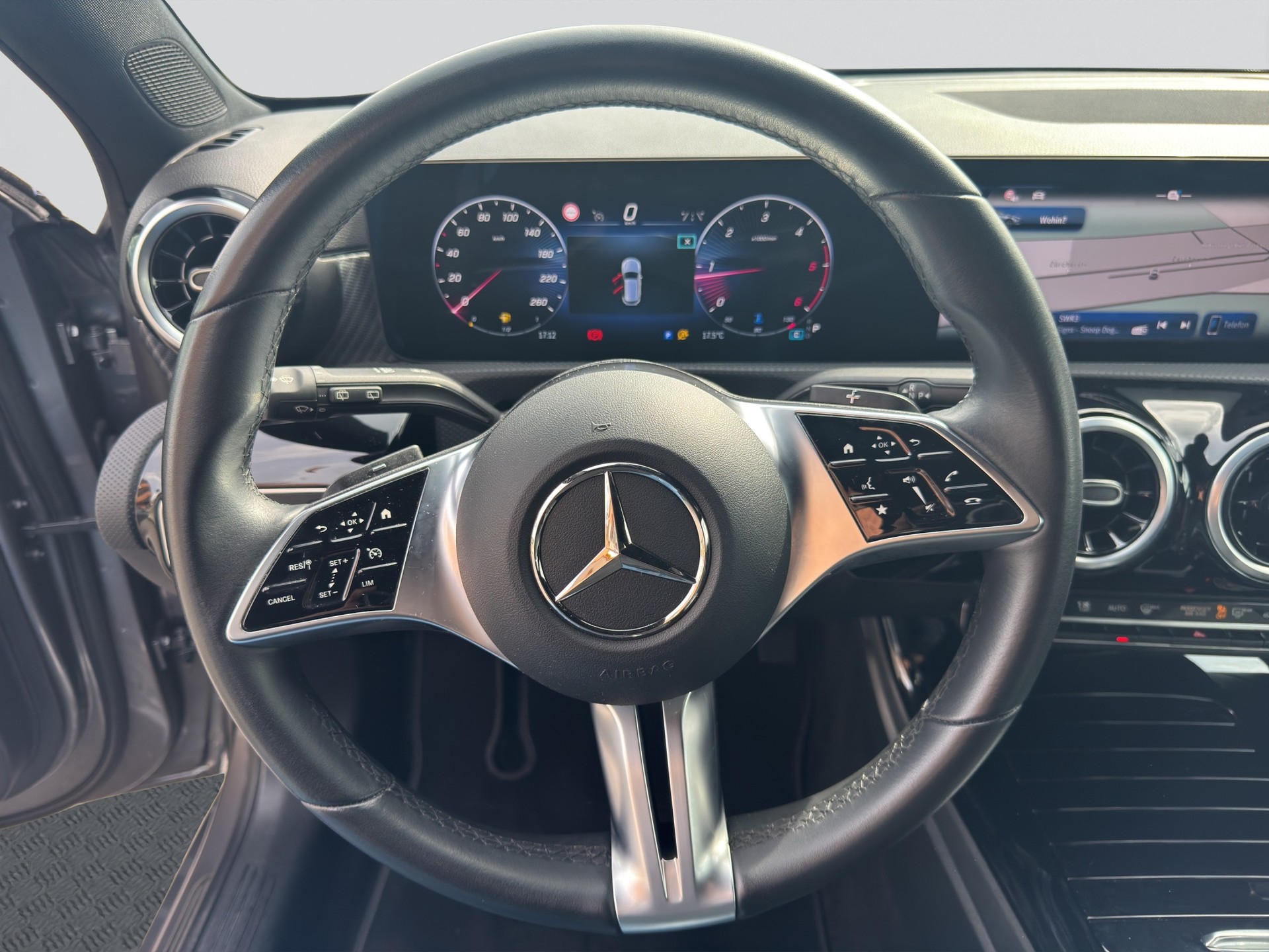 MERCEDES-BENZ A 180 d 8G-DCT Progressive-image-9