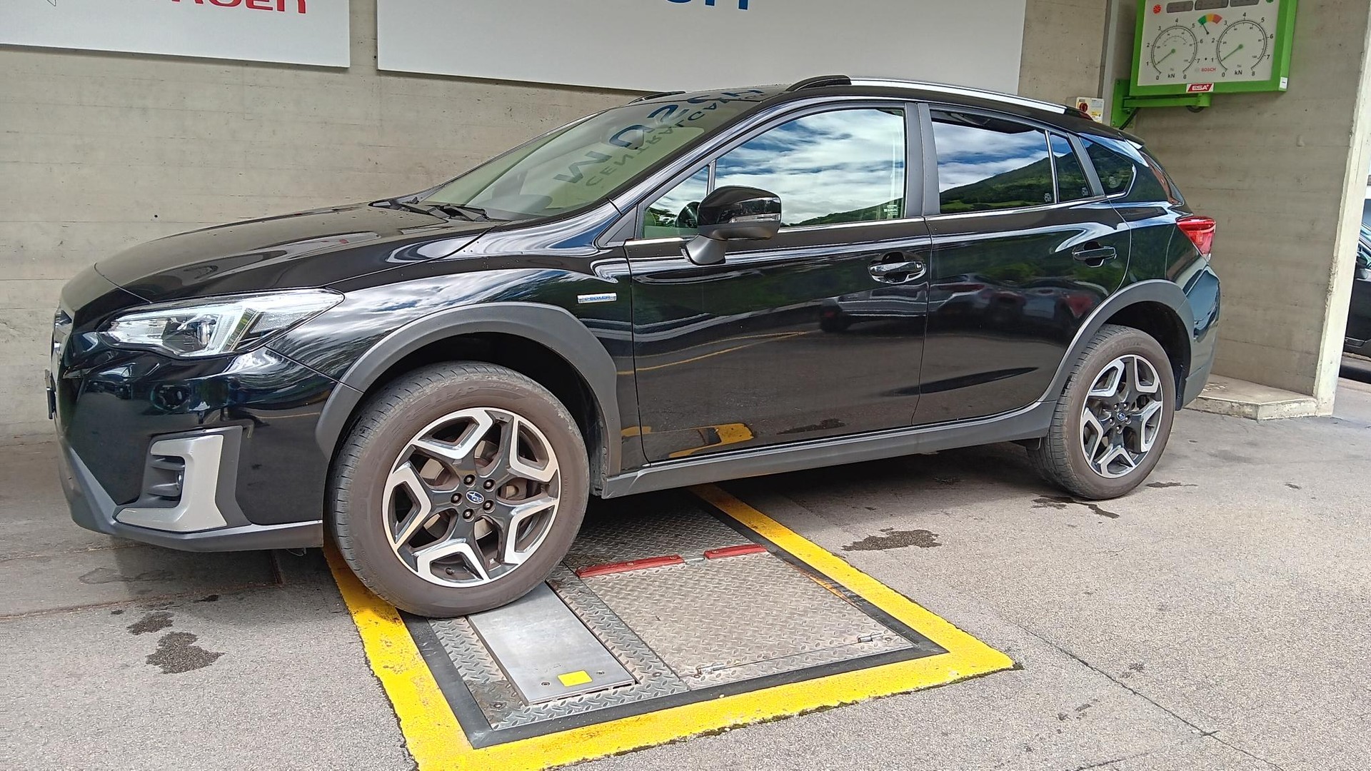 SUBARU XV 2.0 e-Boxer Luxury AWD Lineartronic-image-2