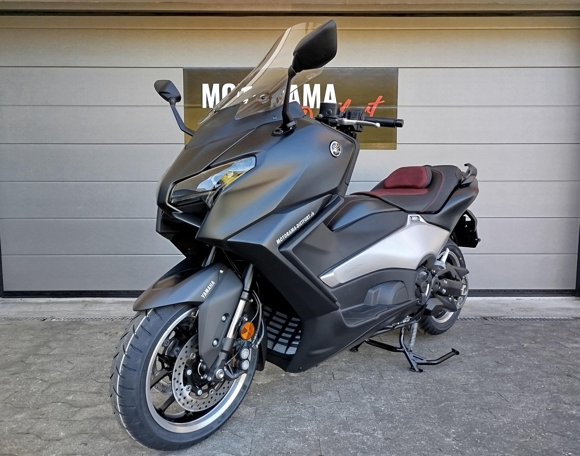 YAMAHA XP 560 T-Max-showroom-element-3