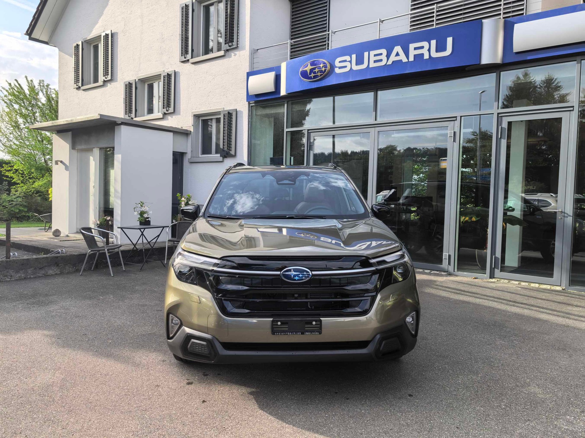 SUBARU Forester 2.0i e-Boxer Luxury Lineartronic-image-1