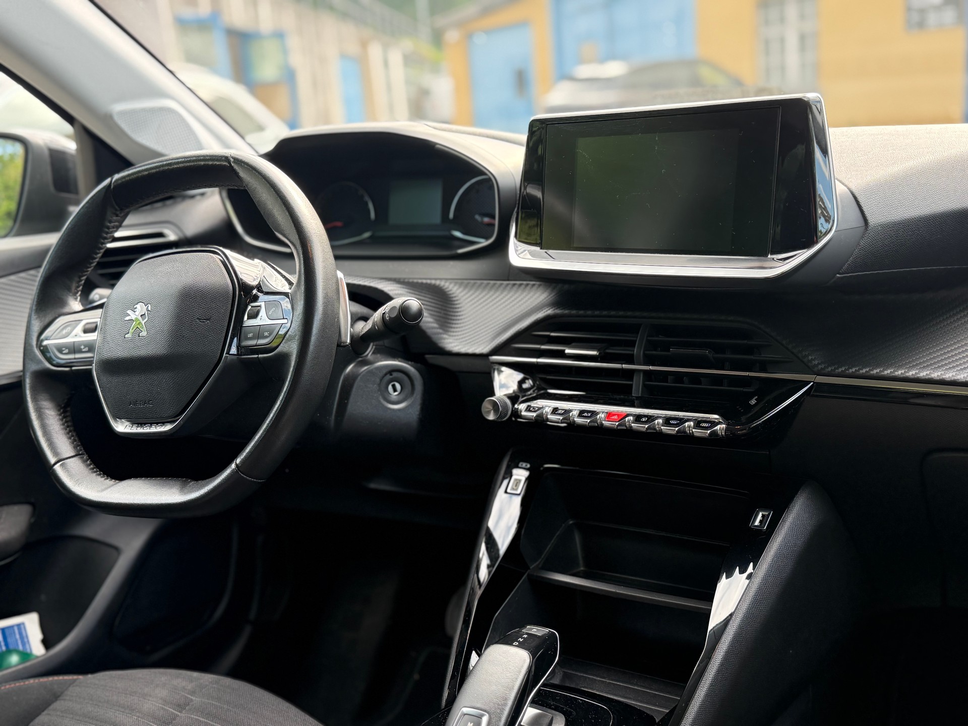 PEUGEOT 208 1.2 PureTech Active Pack EAT8-image-4