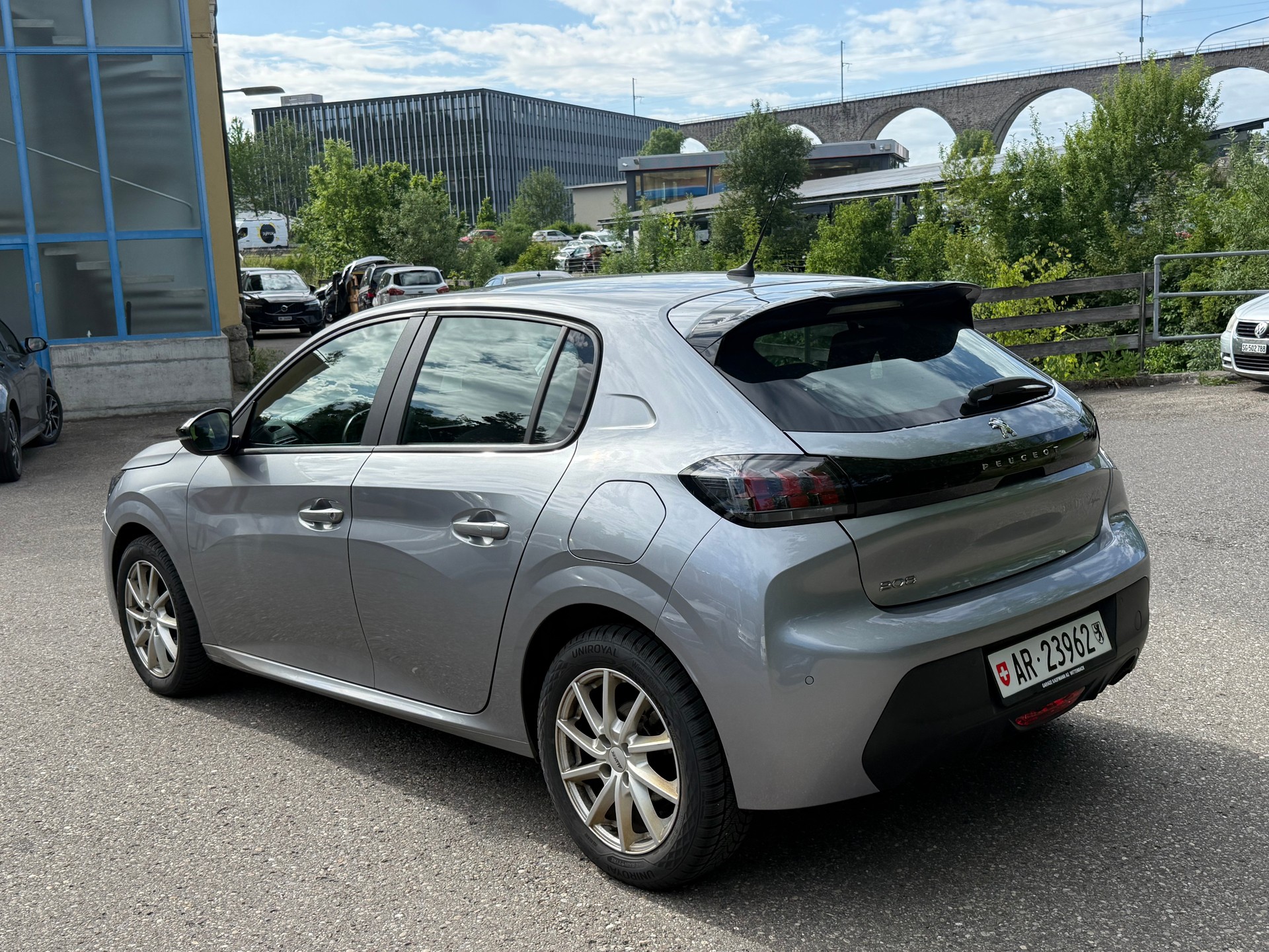 PEUGEOT 208 1.2 PureTech Active Pack EAT8-image-1