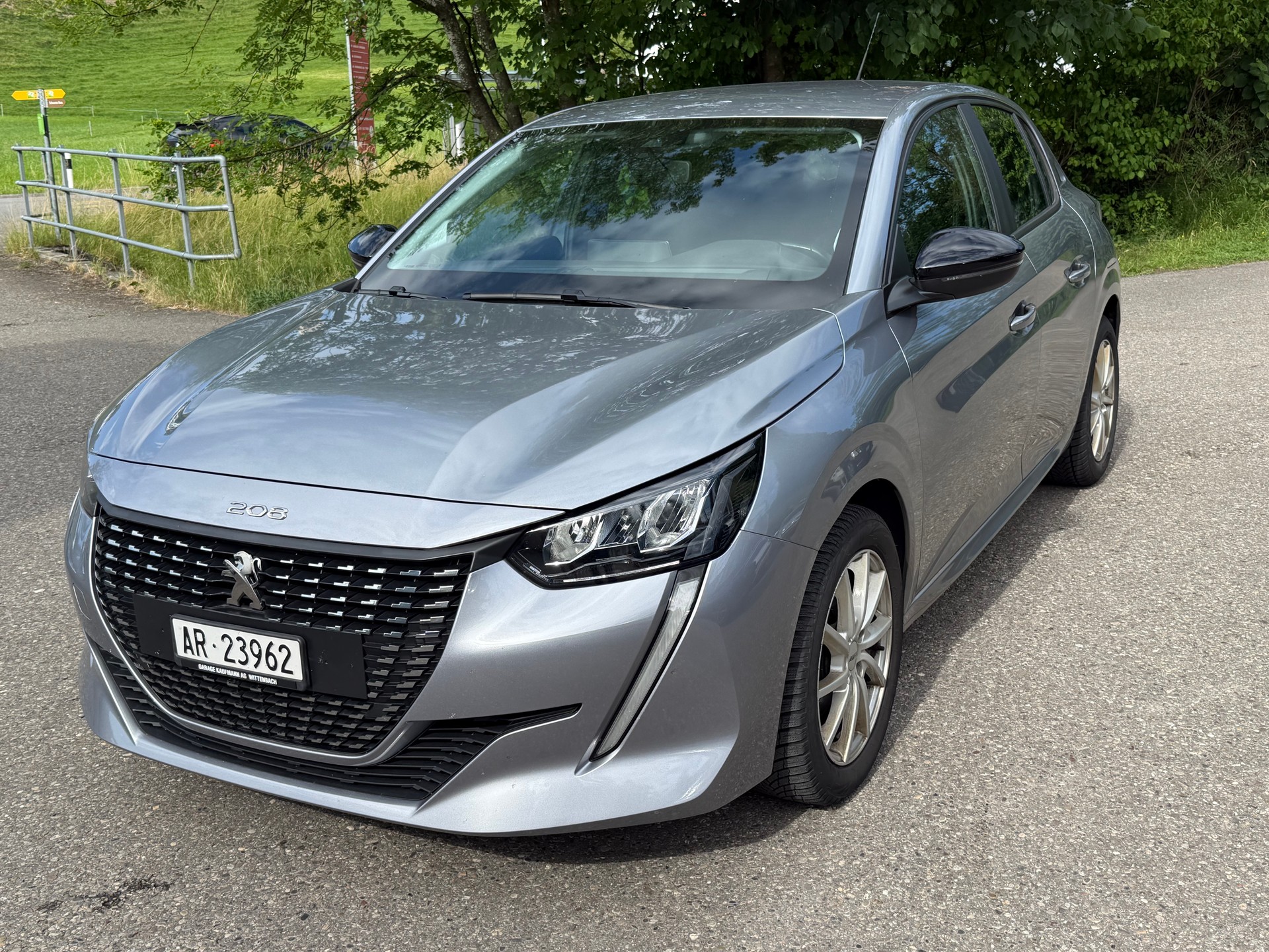 PEUGEOT 208 1.2 PureTech Active Pack EAT8-image-0
