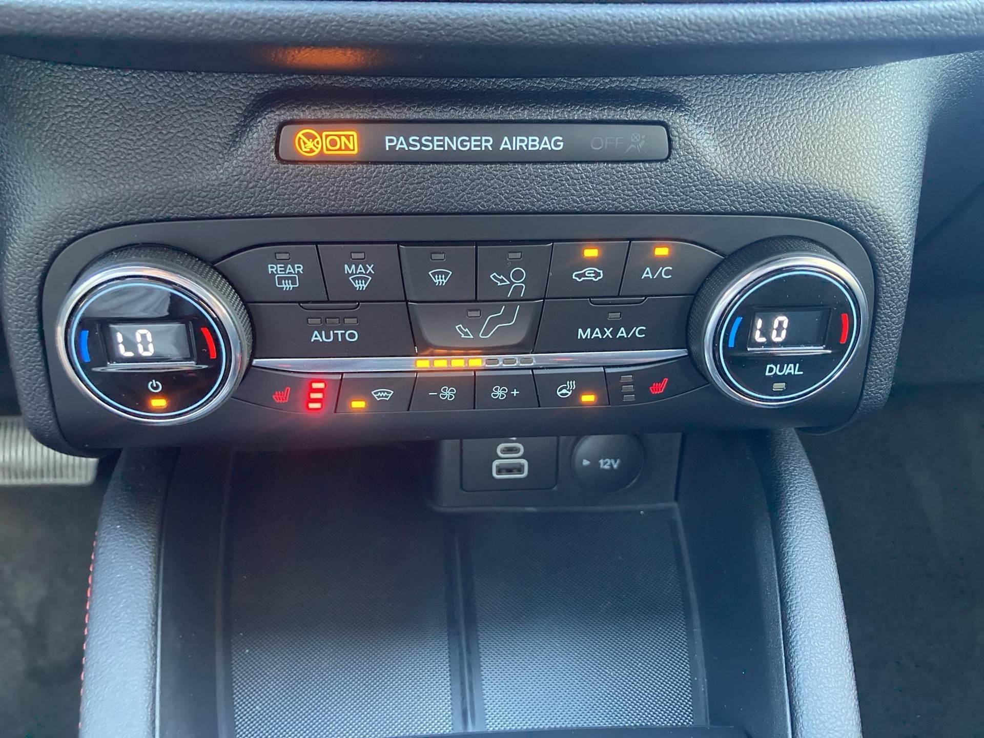 FORD Kuga 2.5 Hybrid ST-Line X 4x4-image-8