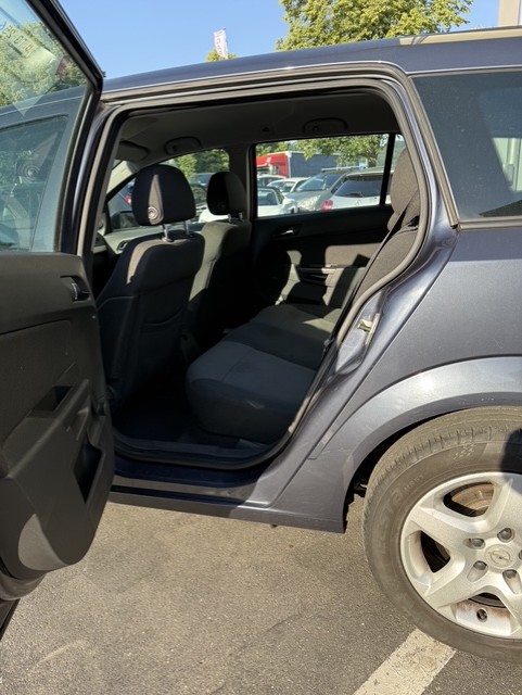 OPEL Astra Caravan 1.6i 16V Enjoy-image-8