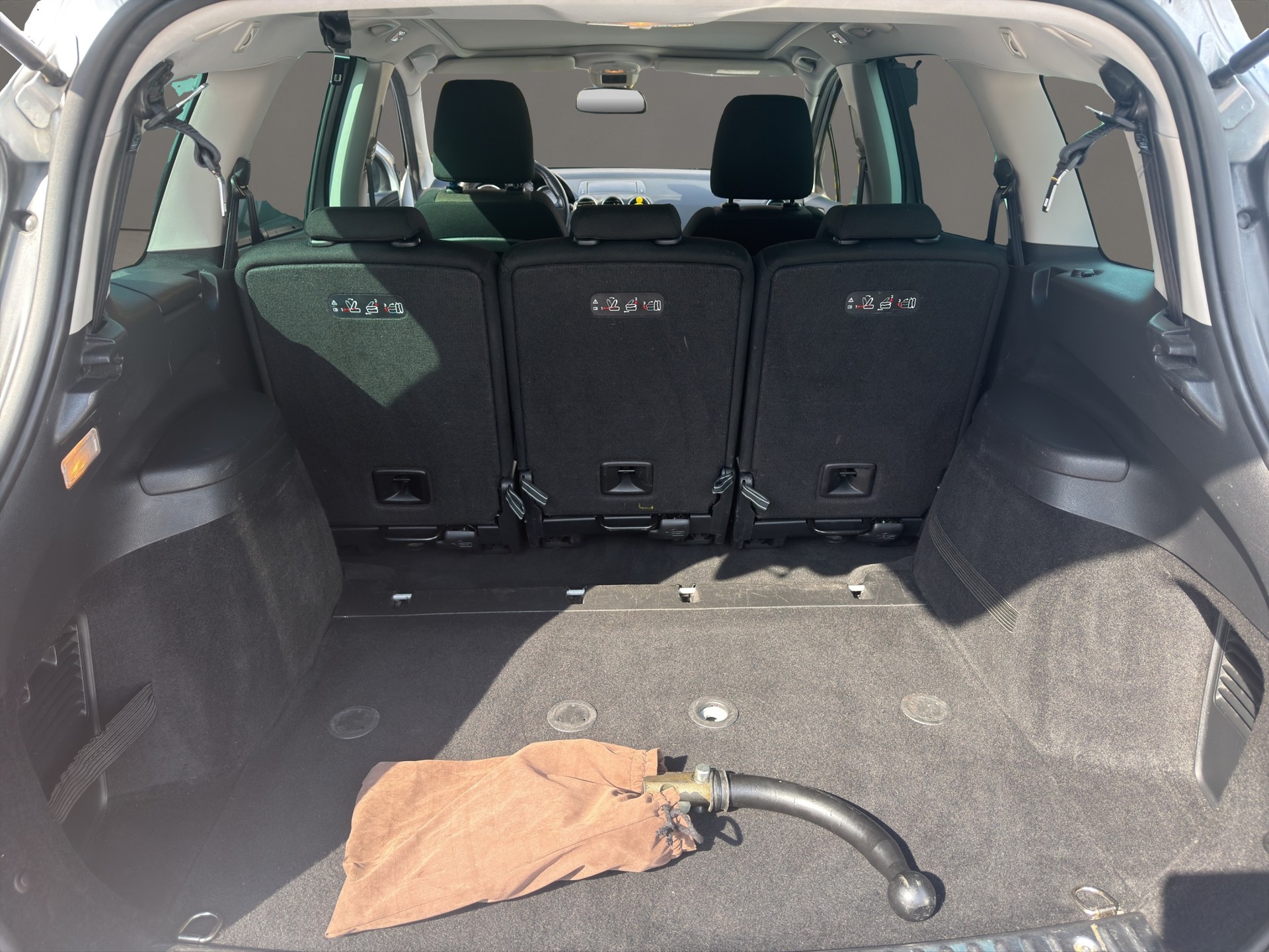PEUGEOT 308 SW 1.6 HDI Business EGS6 7 Plätze-image-9