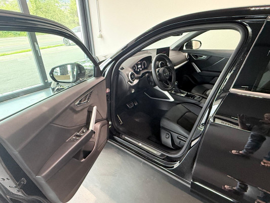 AUDI Q2 35 TFSI S lineS-tronic-image-6
