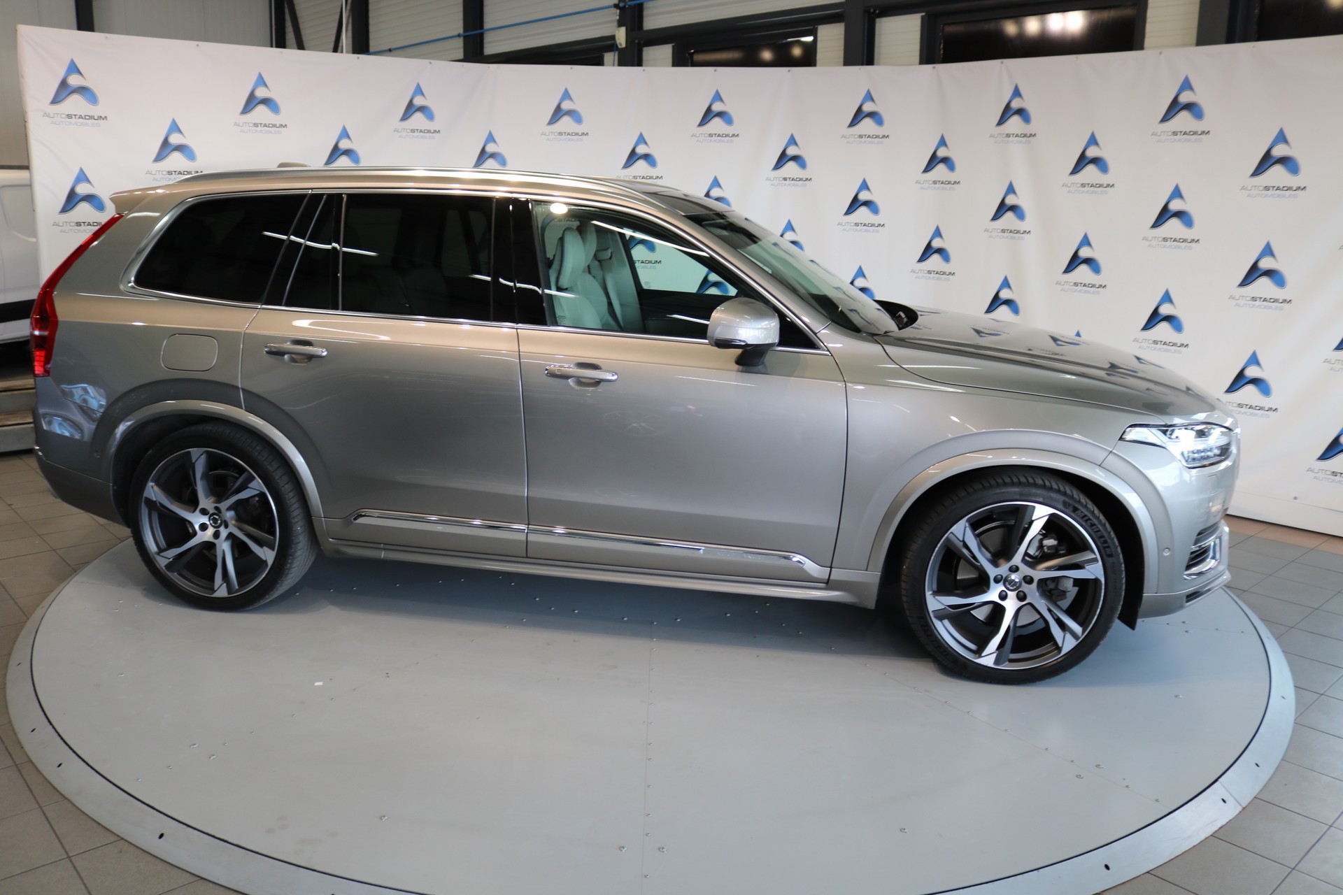 VOLVO XC90 T8 eAWD Inscription Geartronic-image-35