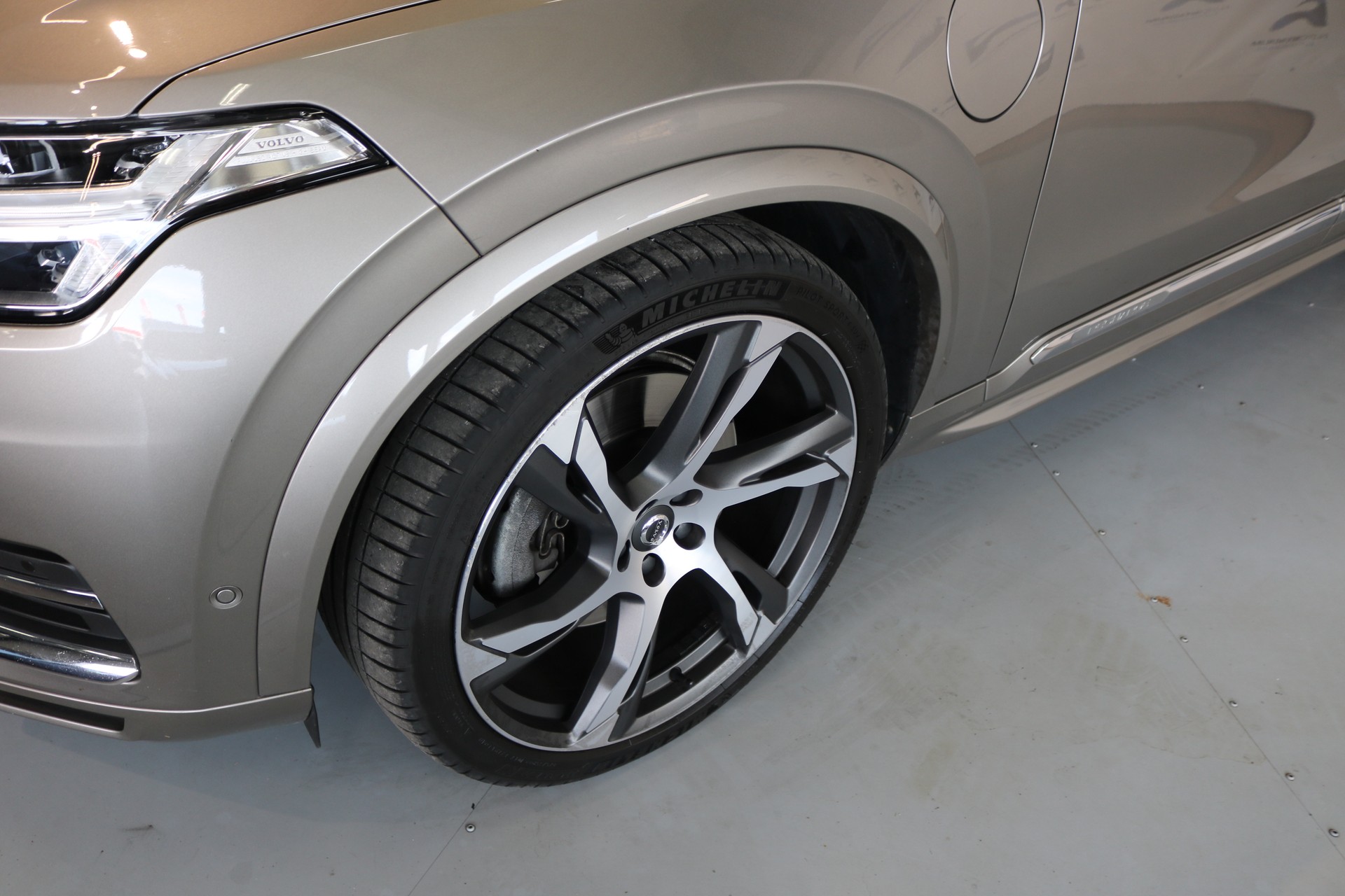 VOLVO XC90 T8 eAWD Inscription Geartronic-image-40