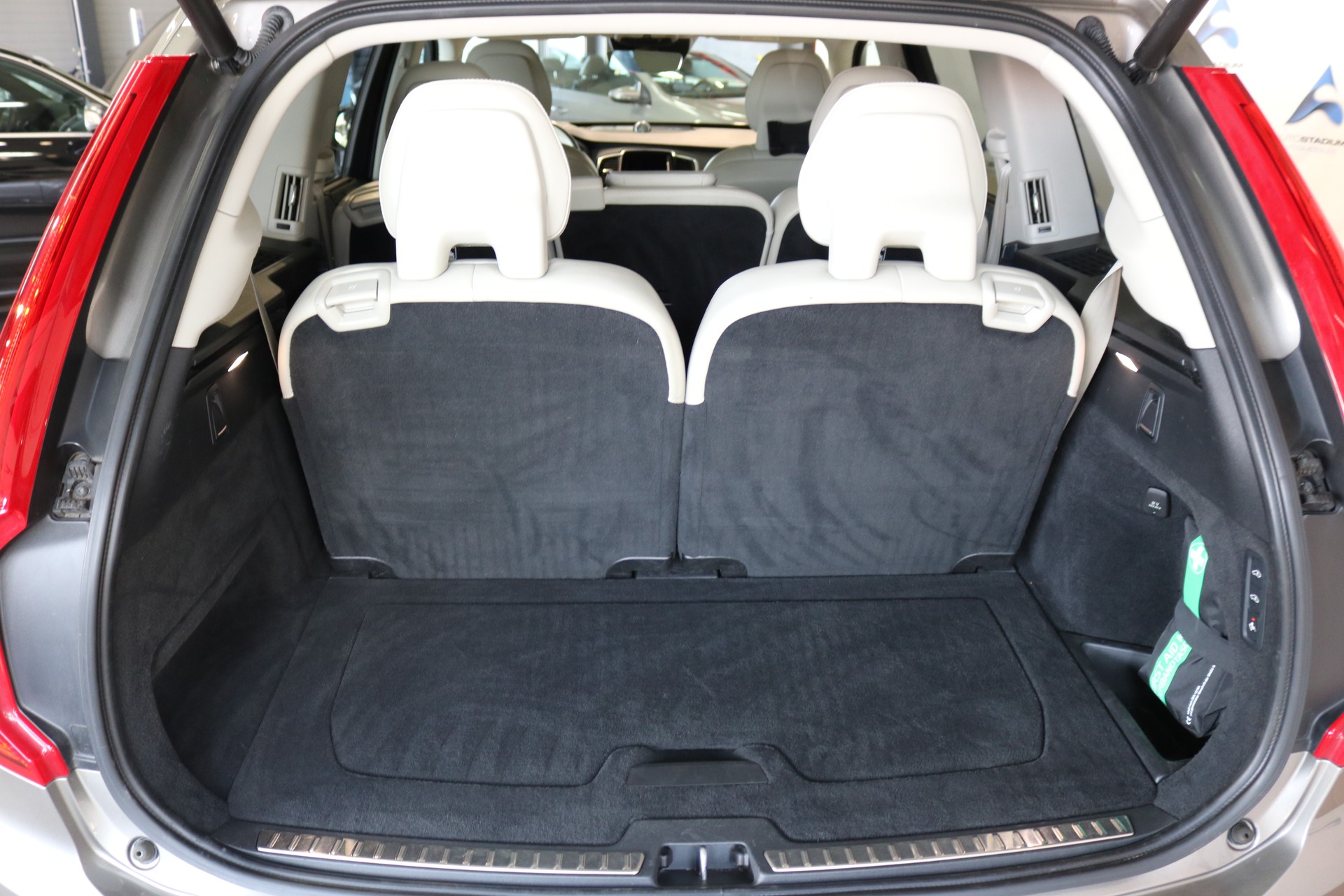 VOLVO XC90 T8 eAWD Inscription Geartronic-image-5