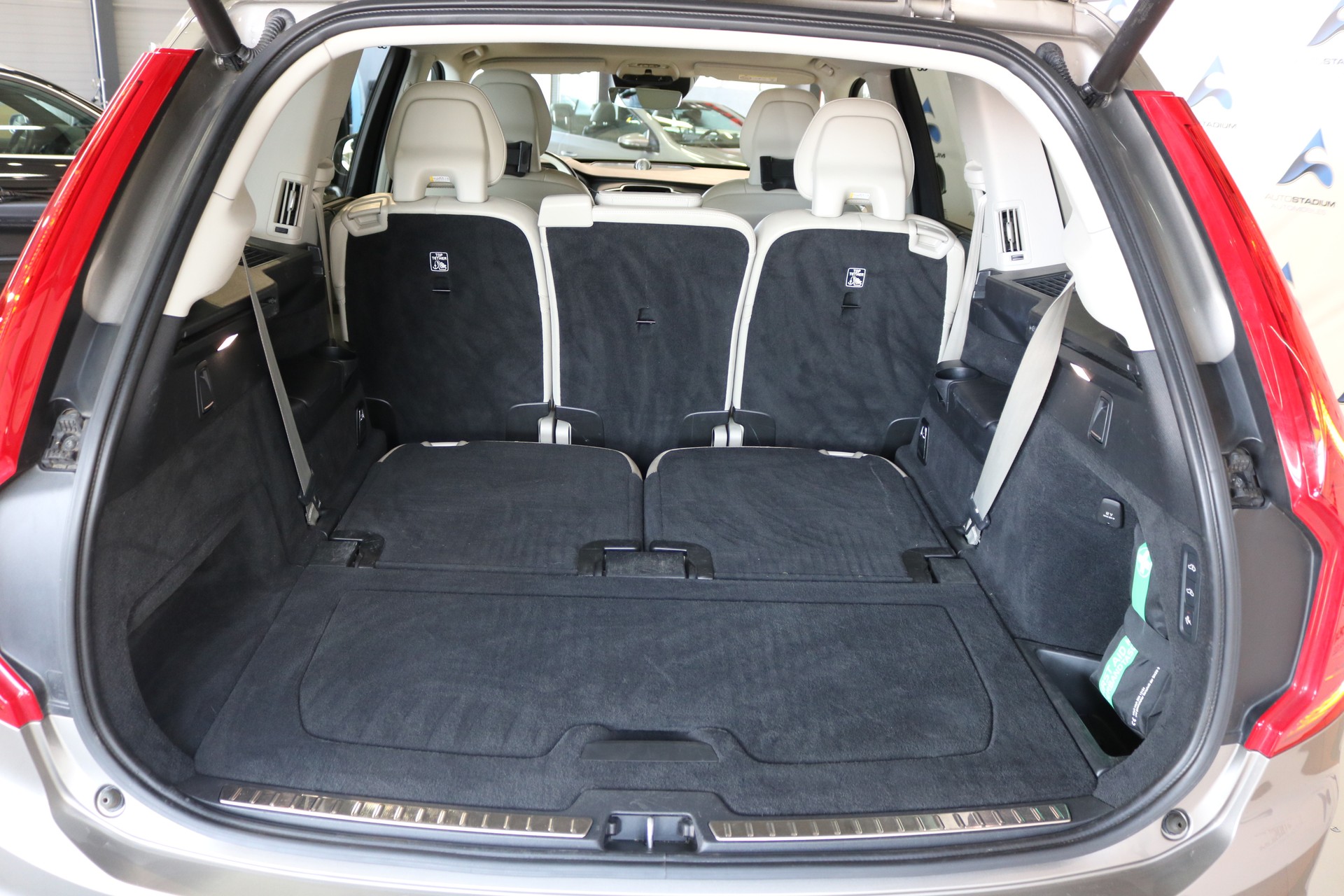 VOLVO XC90 T8 eAWD Inscription Geartronic-image-6