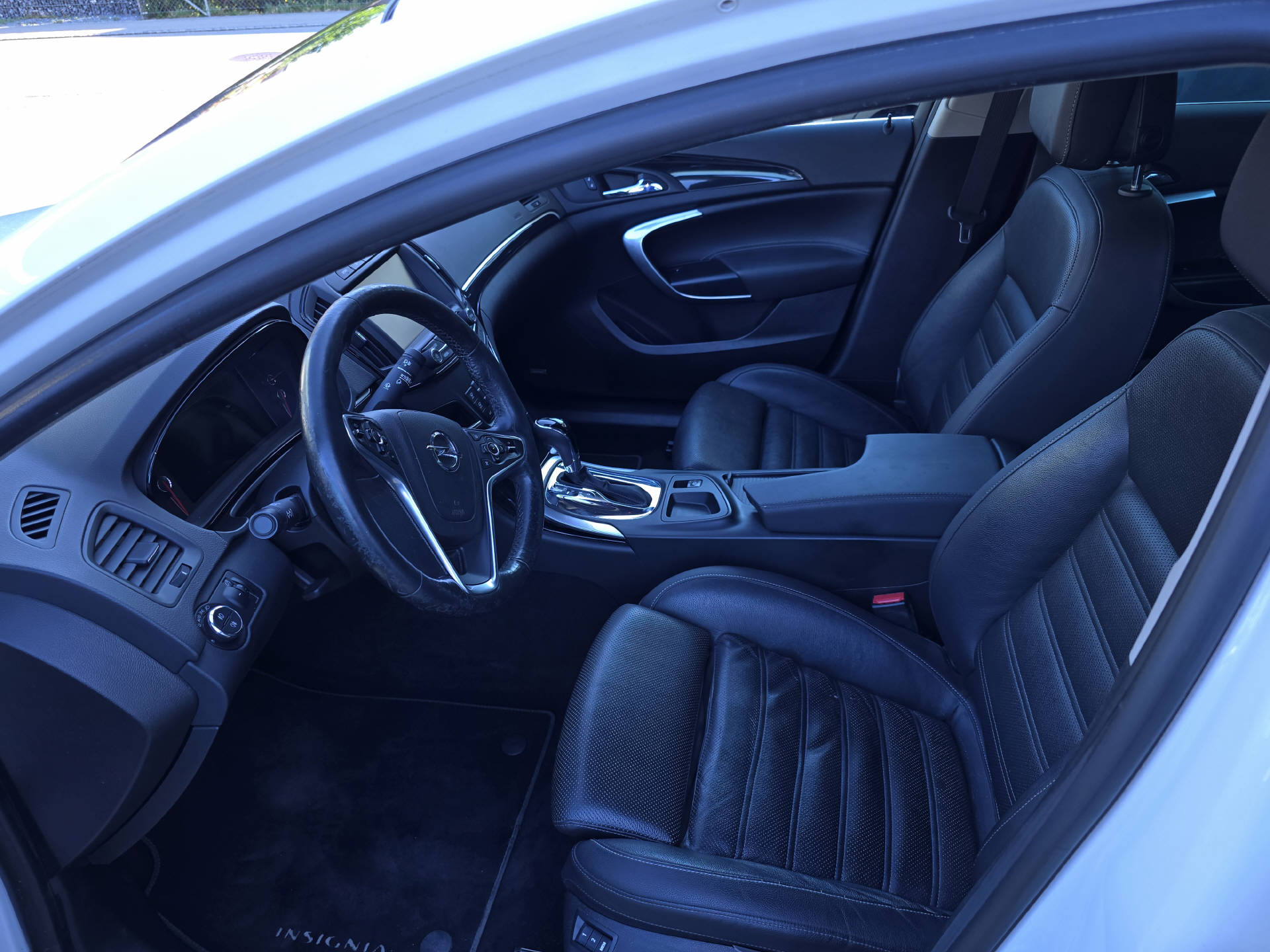 OPEL Insignia 2.0 T Edition-image-9