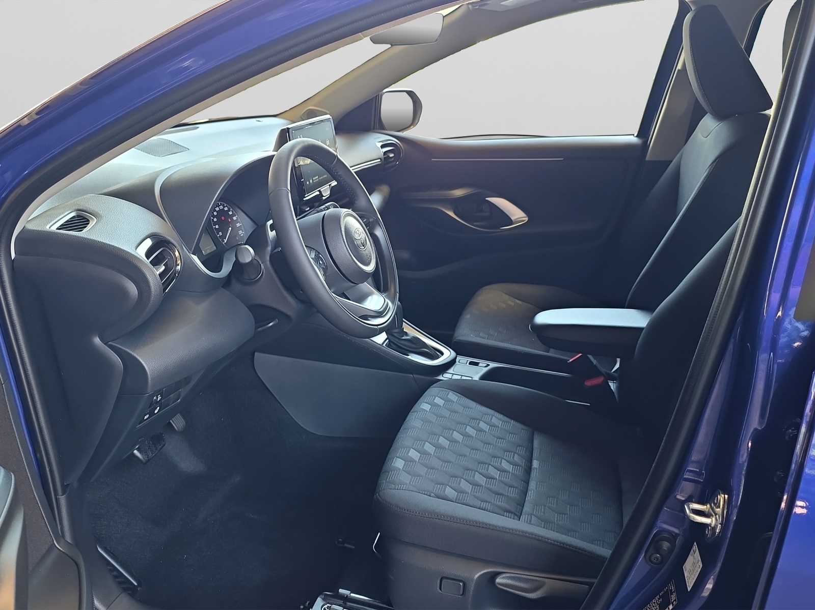 TOYOTA Yaris 1.5 VVT-i HSD Comfort-image-8