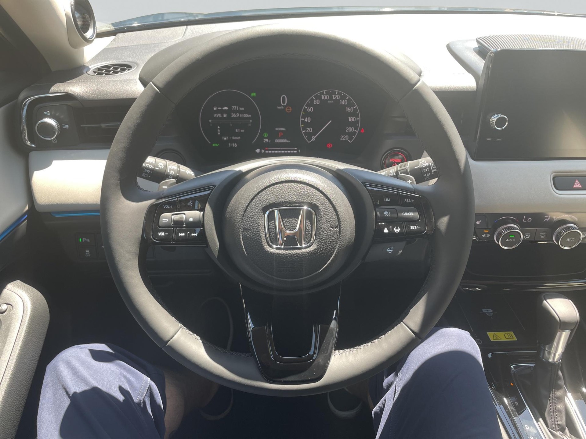 HONDA HR-V 1.5 i-MMD Advance Style-image-10
