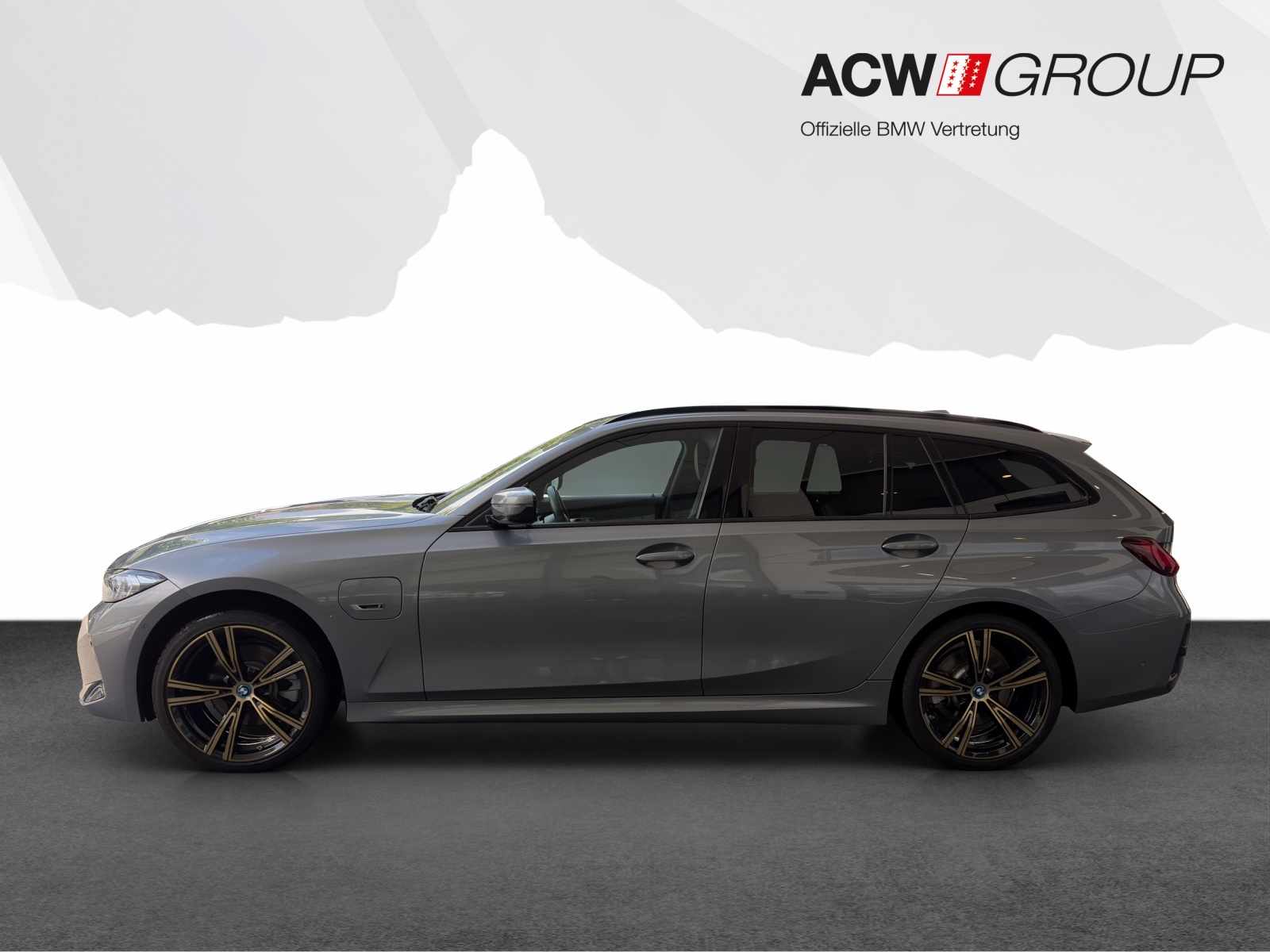 BMW 330e xDrive Touring-image-1