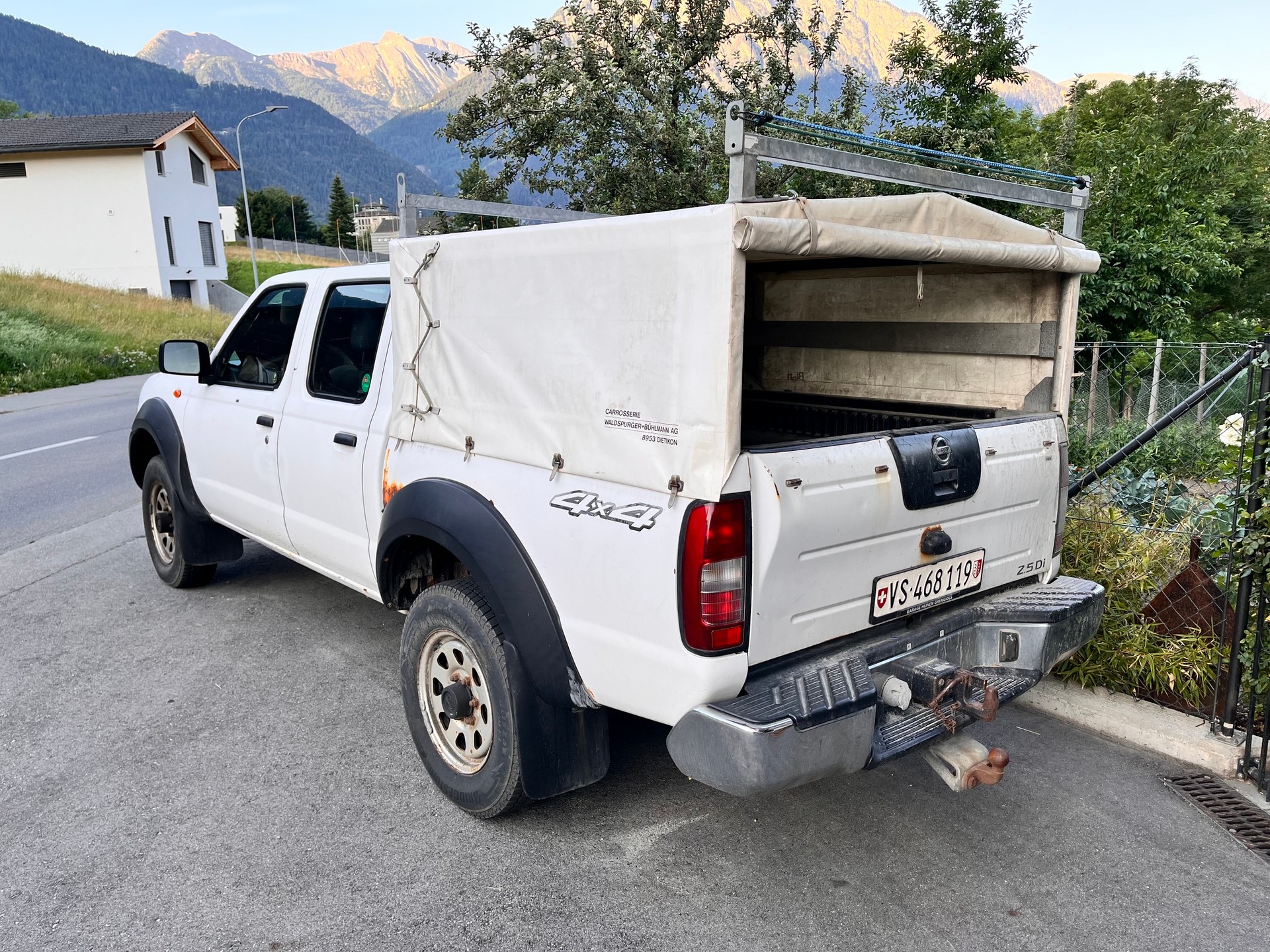 NISSAN Double Cab 4WD-image-2