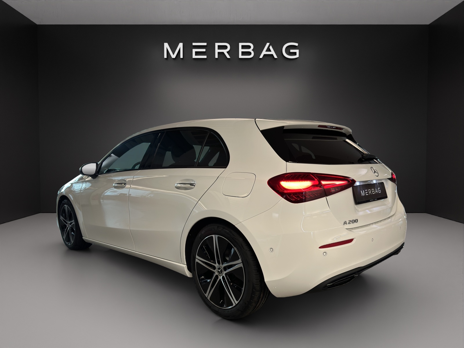 MERCEDES-BENZ A 200 Night Star 7G-DCT-image-3