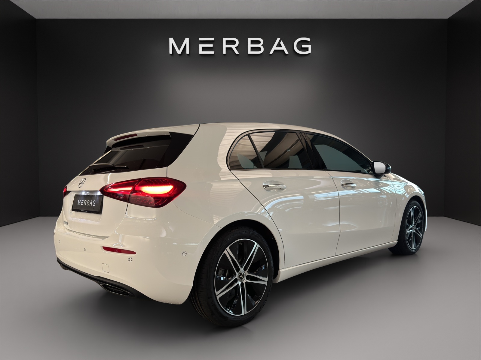 MERCEDES-BENZ A 200 Night Star 7G-DCT-image-5