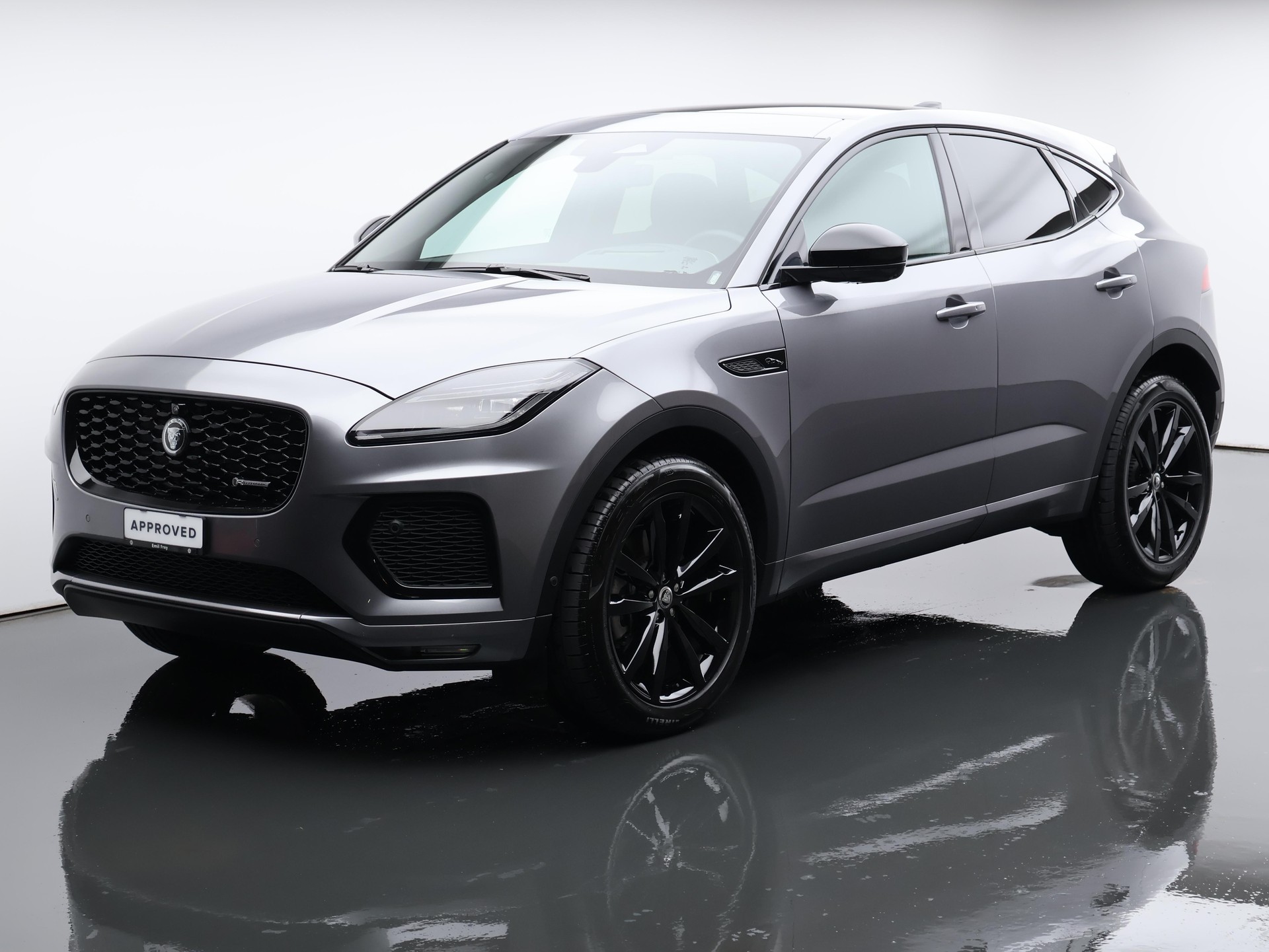 JAGUAR E-Pace 2.0 I4 250 R-Dynamic SE AWD-image-0