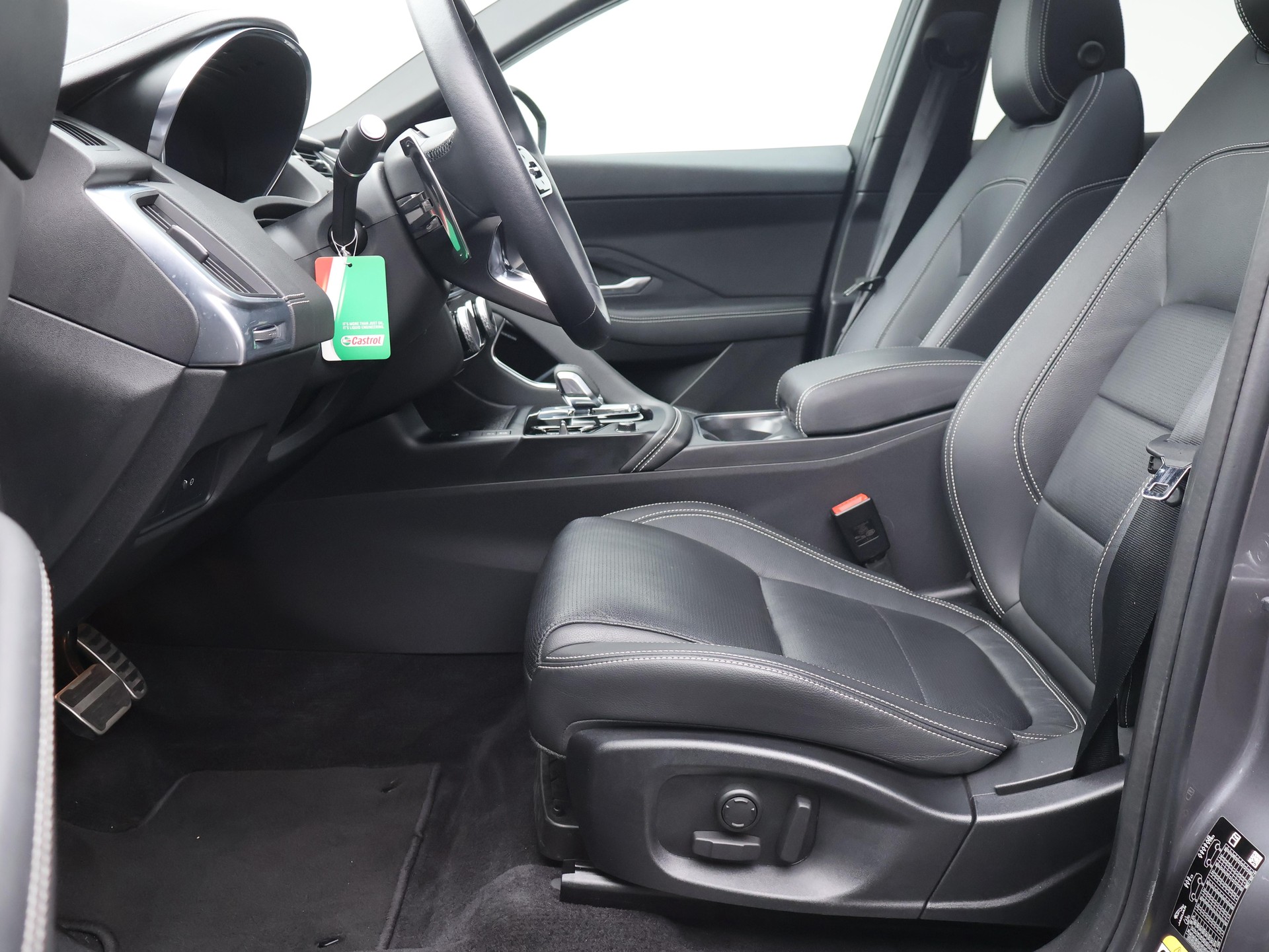 JAGUAR E-Pace 2.0 I4 250 R-Dynamic SE AWD-image-2