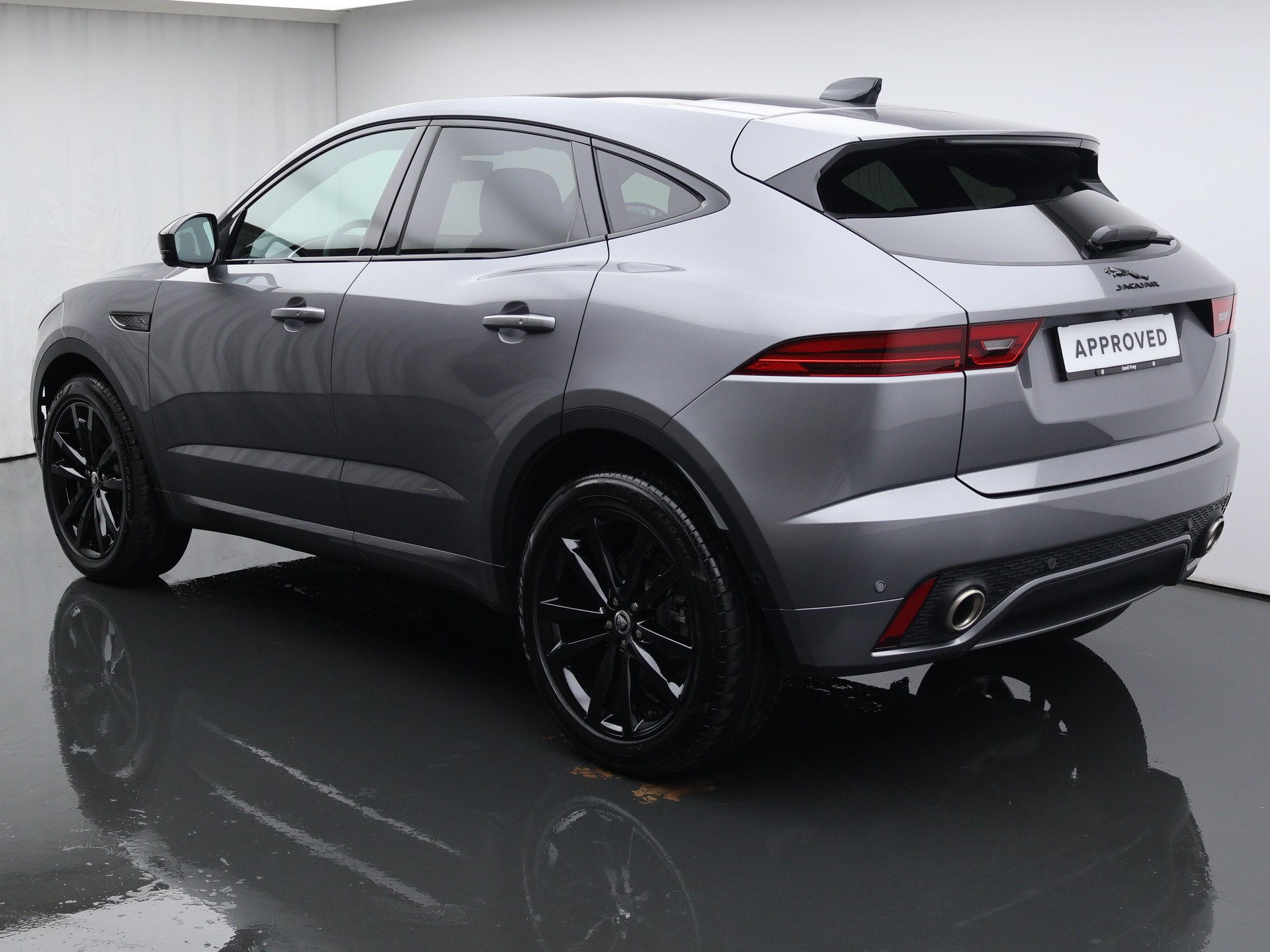 JAGUAR E-Pace 2.0 I4 250 R-Dynamic SE AWD-image-4