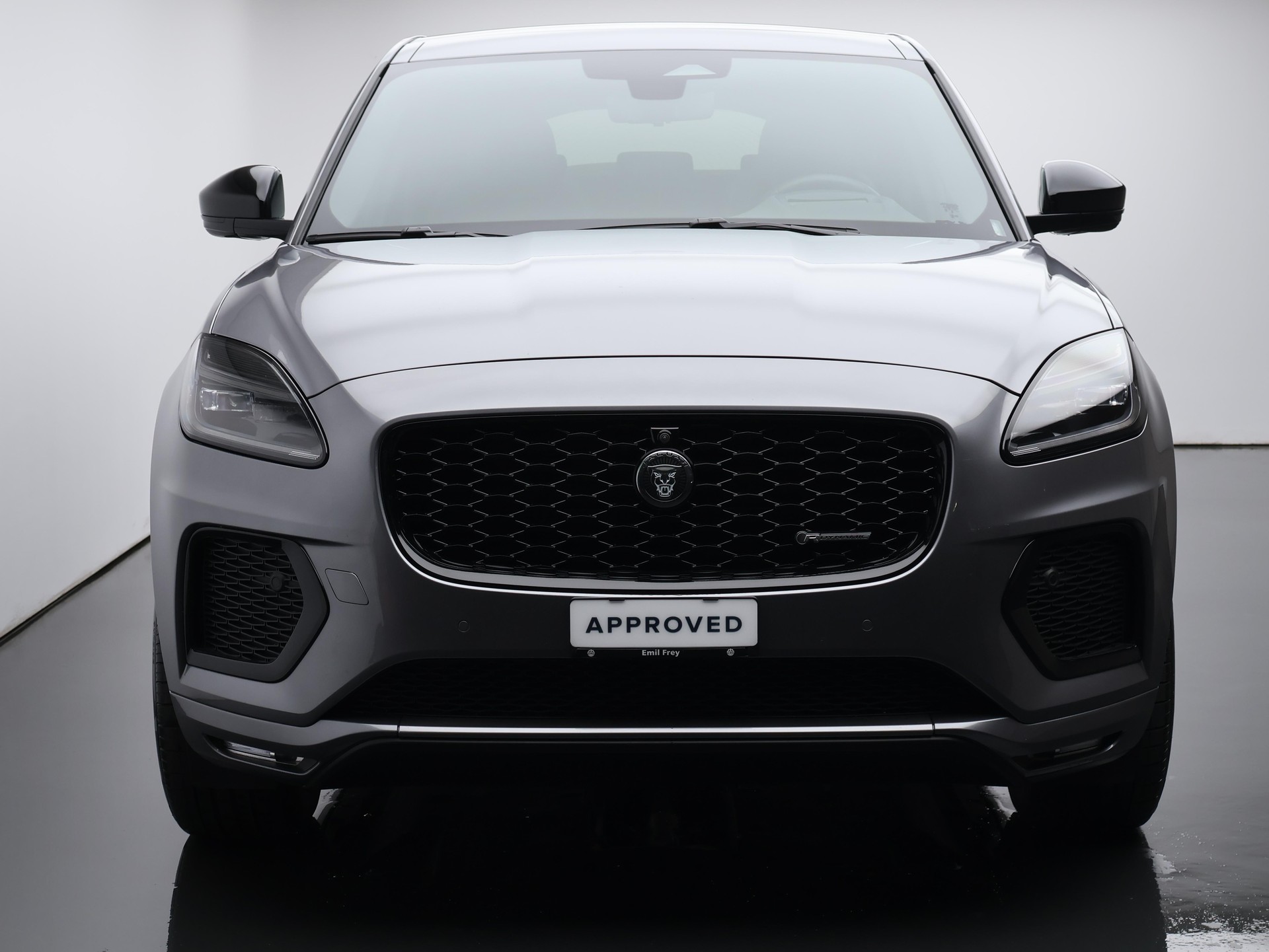 JAGUAR E-Pace 2.0 I4 250 R-Dynamic SE AWD-image-8